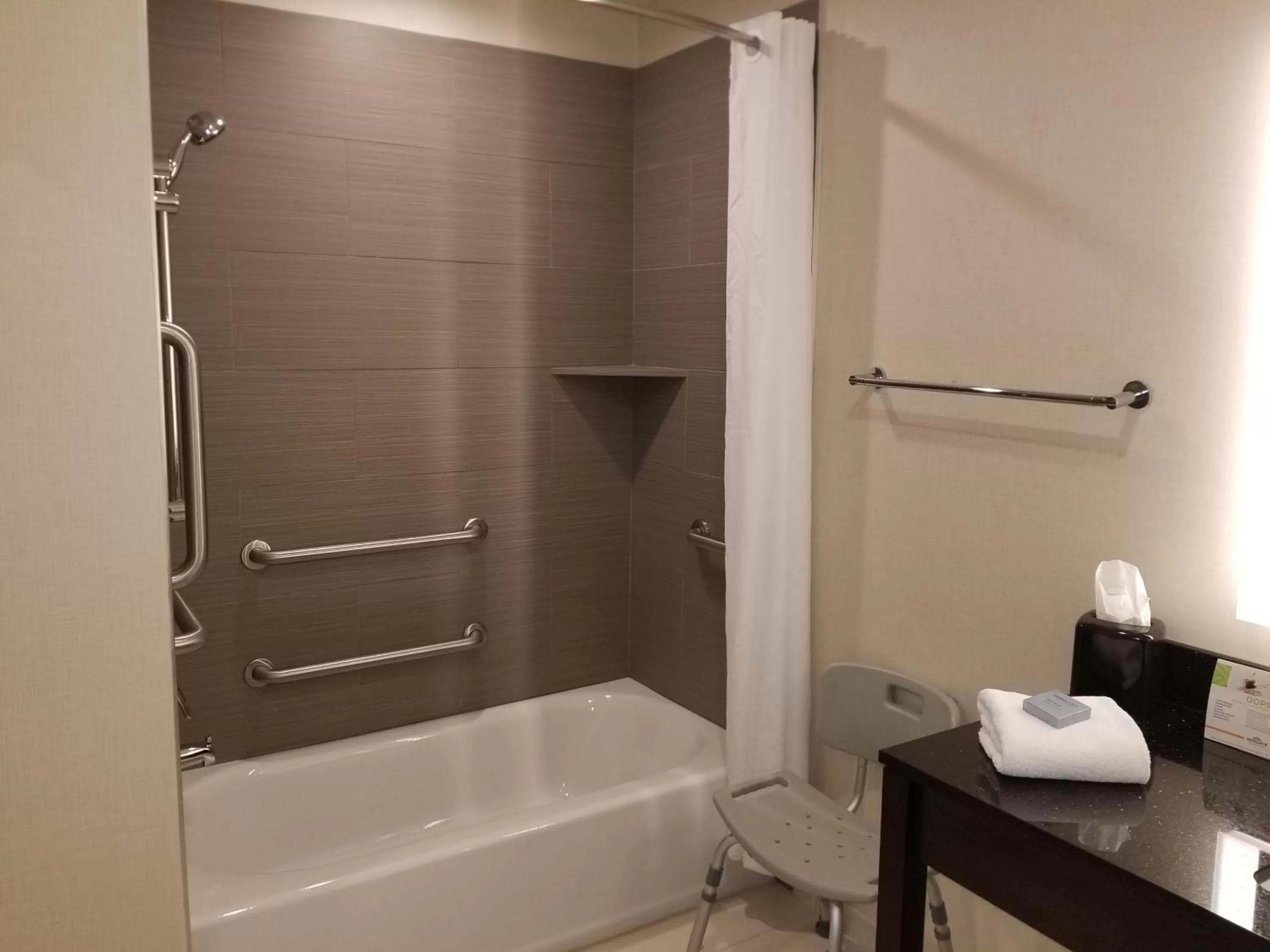 King Room - Disability Access/Non-Smoking in Wingate by Wyndham Hurricane Zion National Park