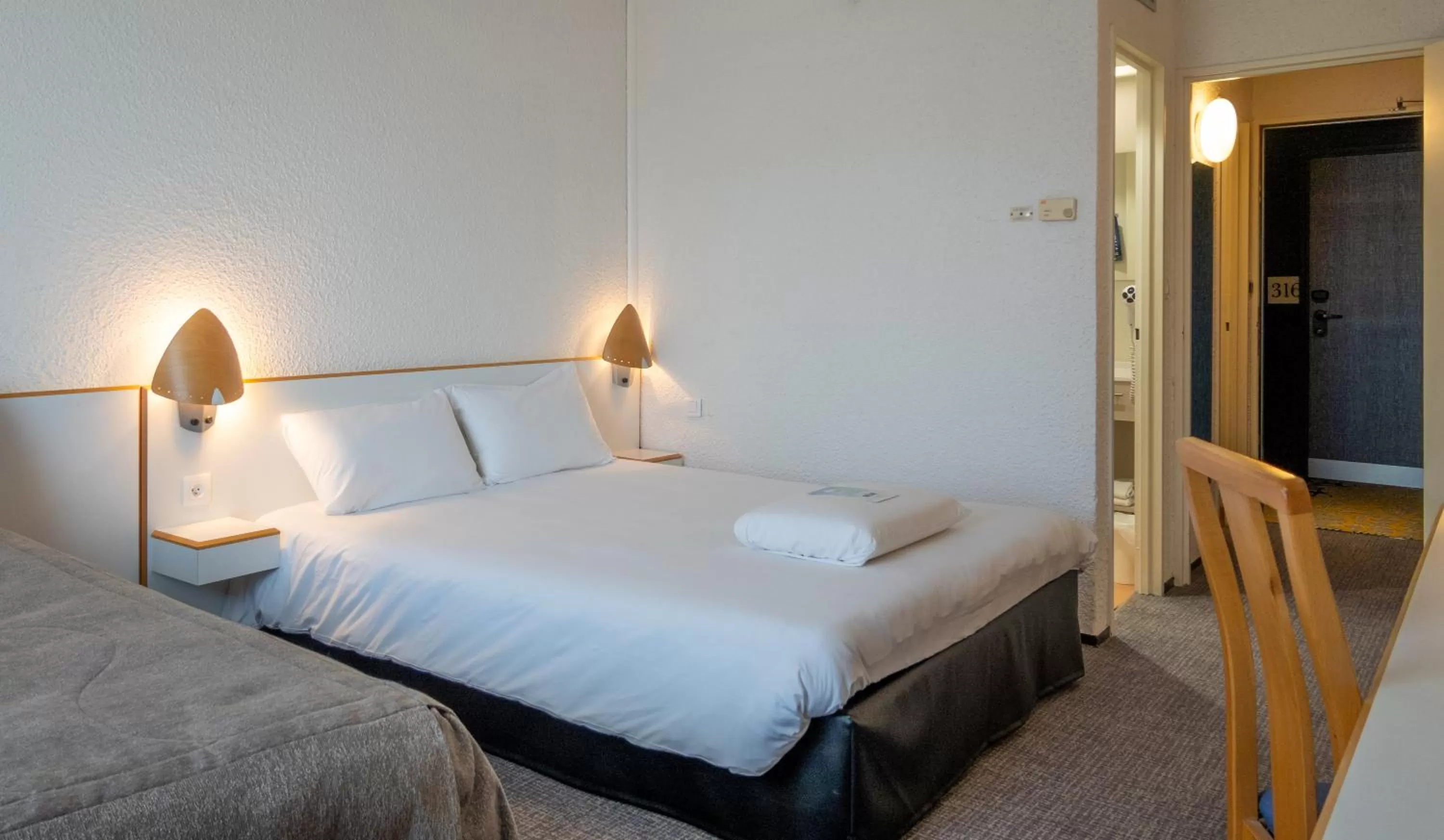 Double Room in Kyriad Montchanin le Creusot