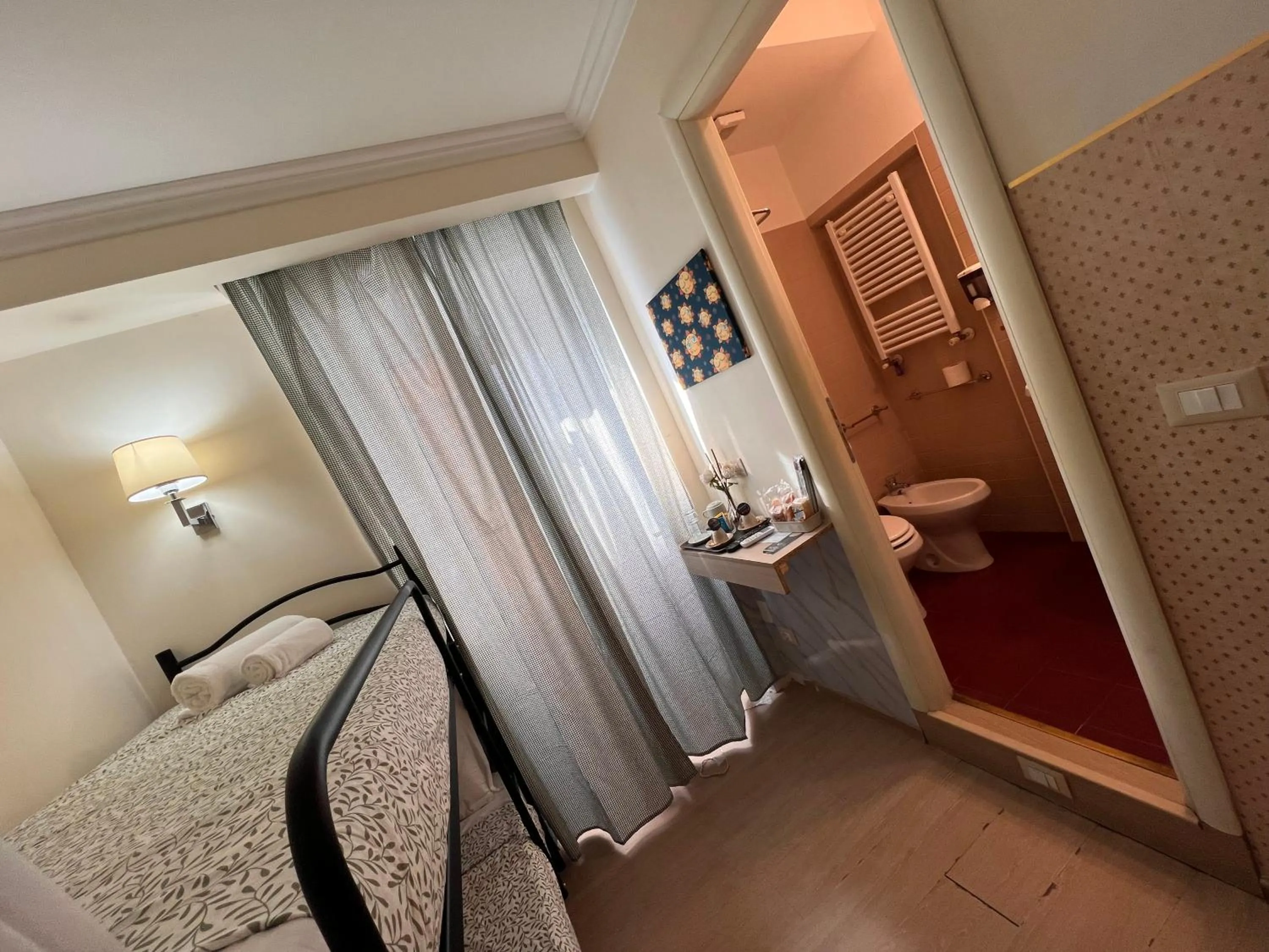 Economy Twin Room in Booking House Rome