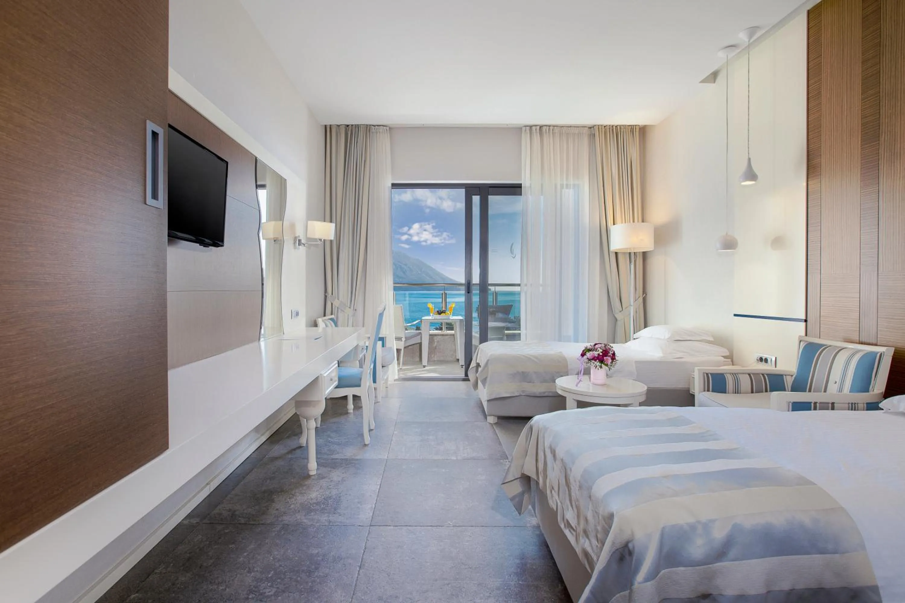 Double or Twin Room with Balcony and Sea View in Hotel Bracera