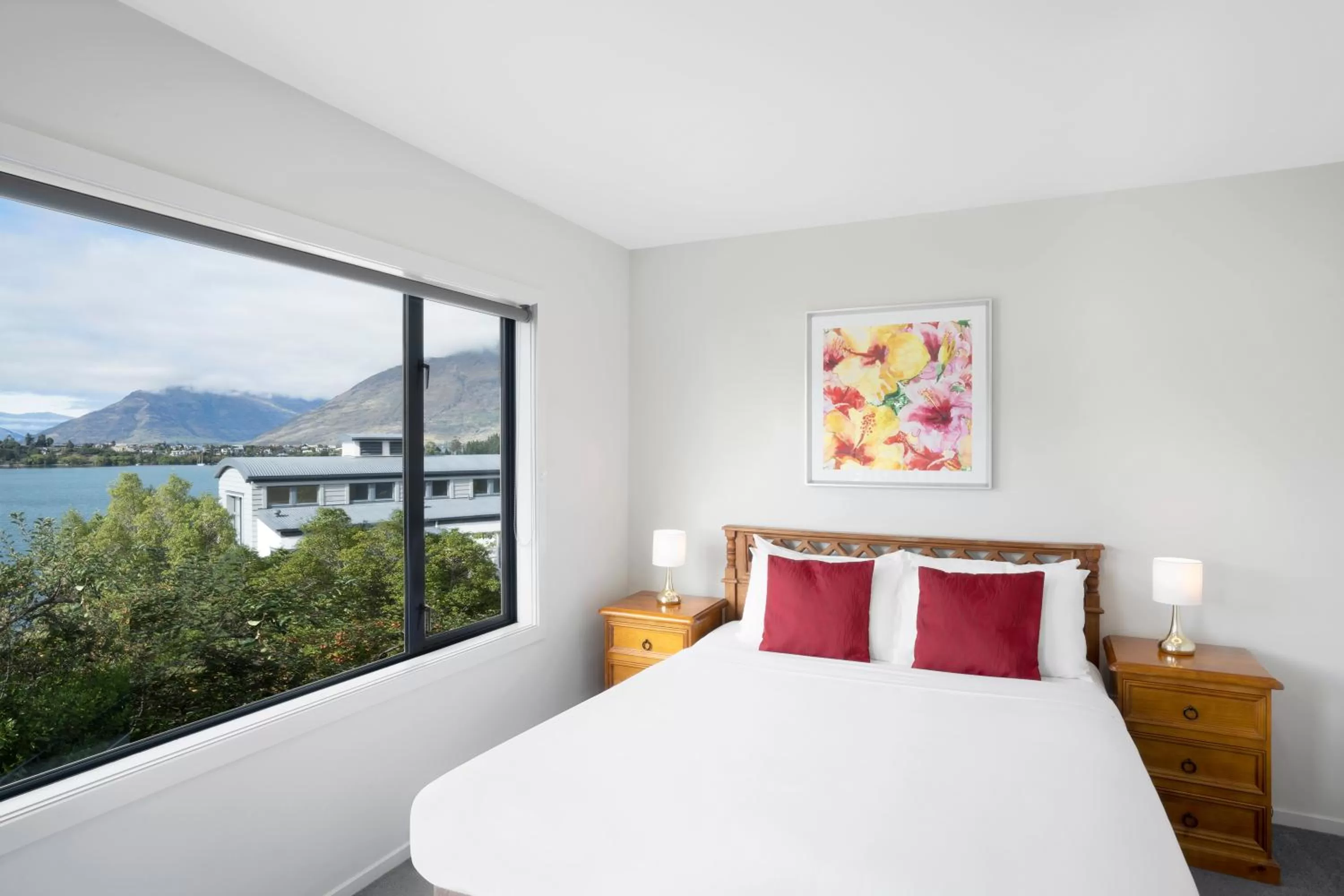 Two-Bedroom One Bathroom Apartment with Lake View in Mantra The Point