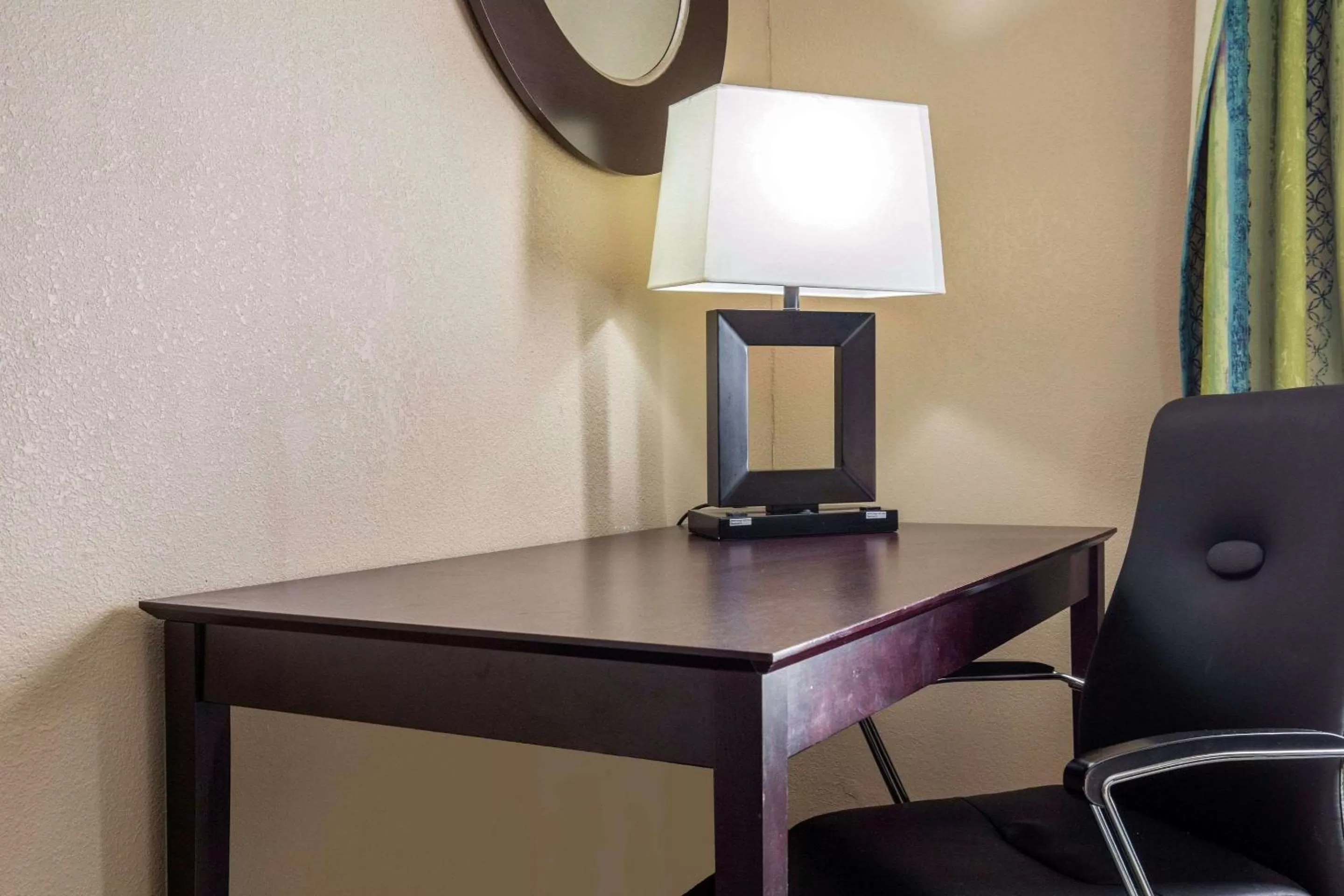 King Room with Hot Tub - Non-Smoking in Quality Inn & Suites Arnold