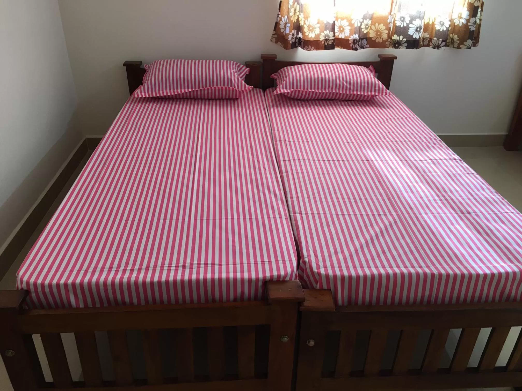 Deluxe Double Room - single occupancy in Shantham Service Apartments, Kinathukadavu, Coimbatore