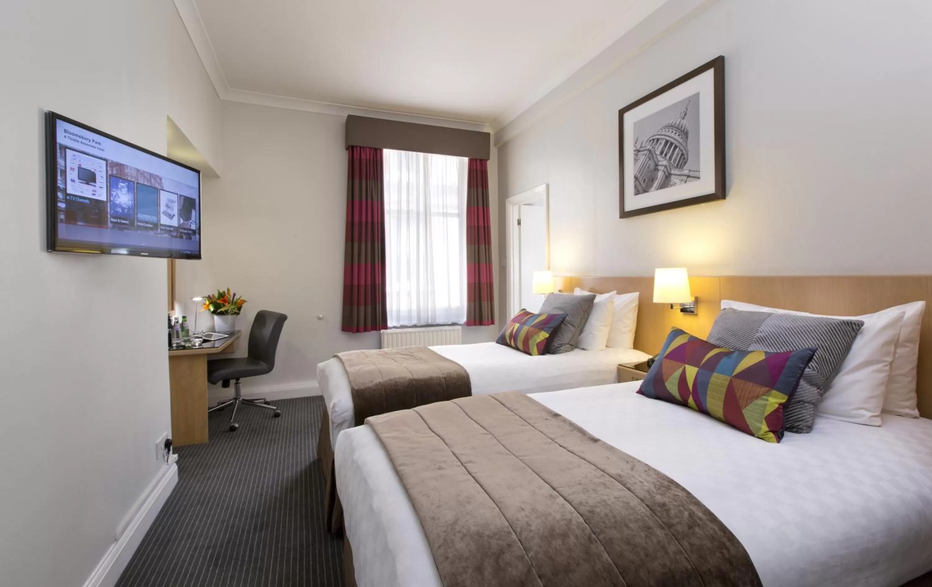 Standard Twin Room in Thistle London Bloomsbury Park