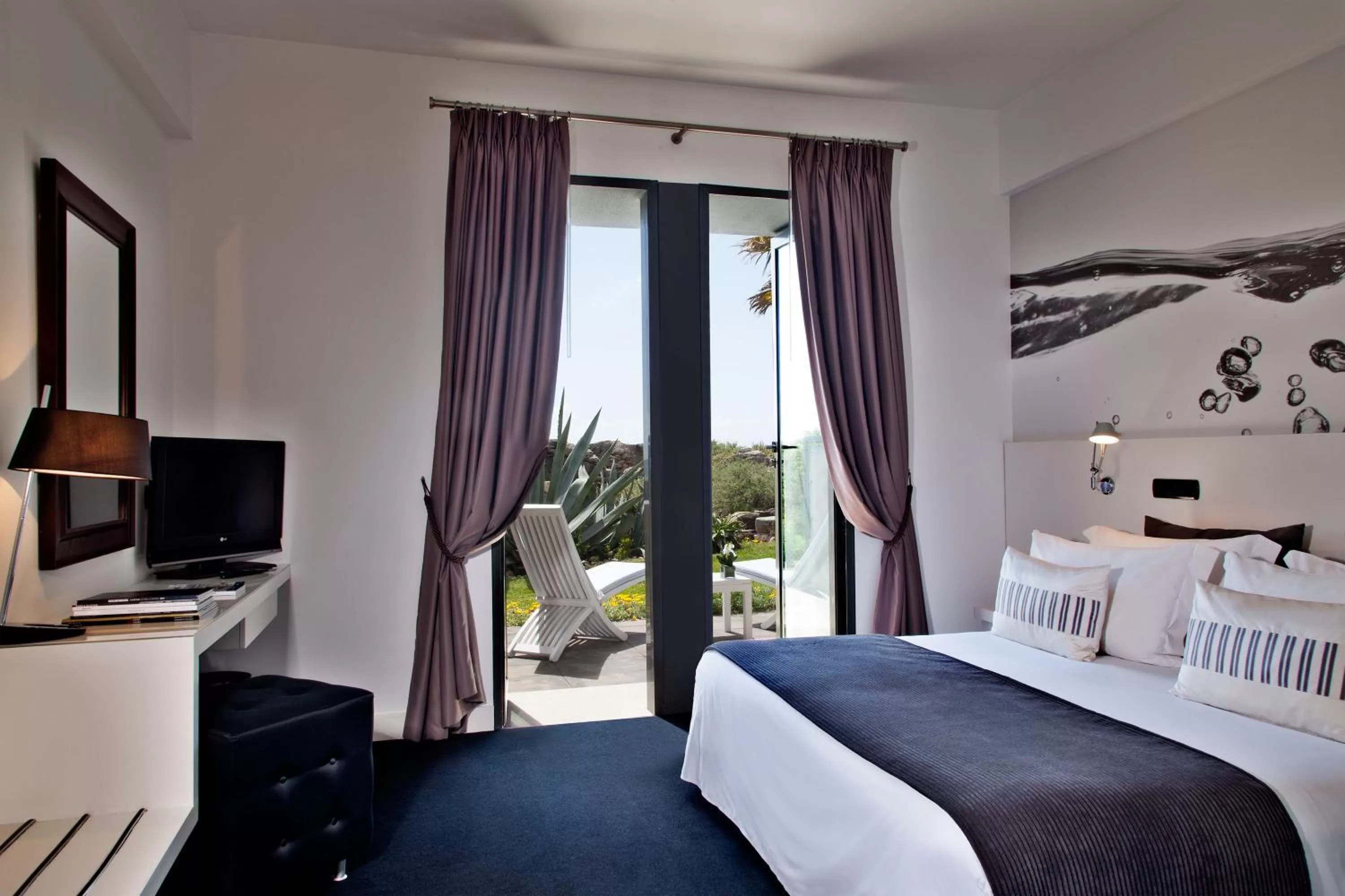 Standard Twin Room in Farol Hotel