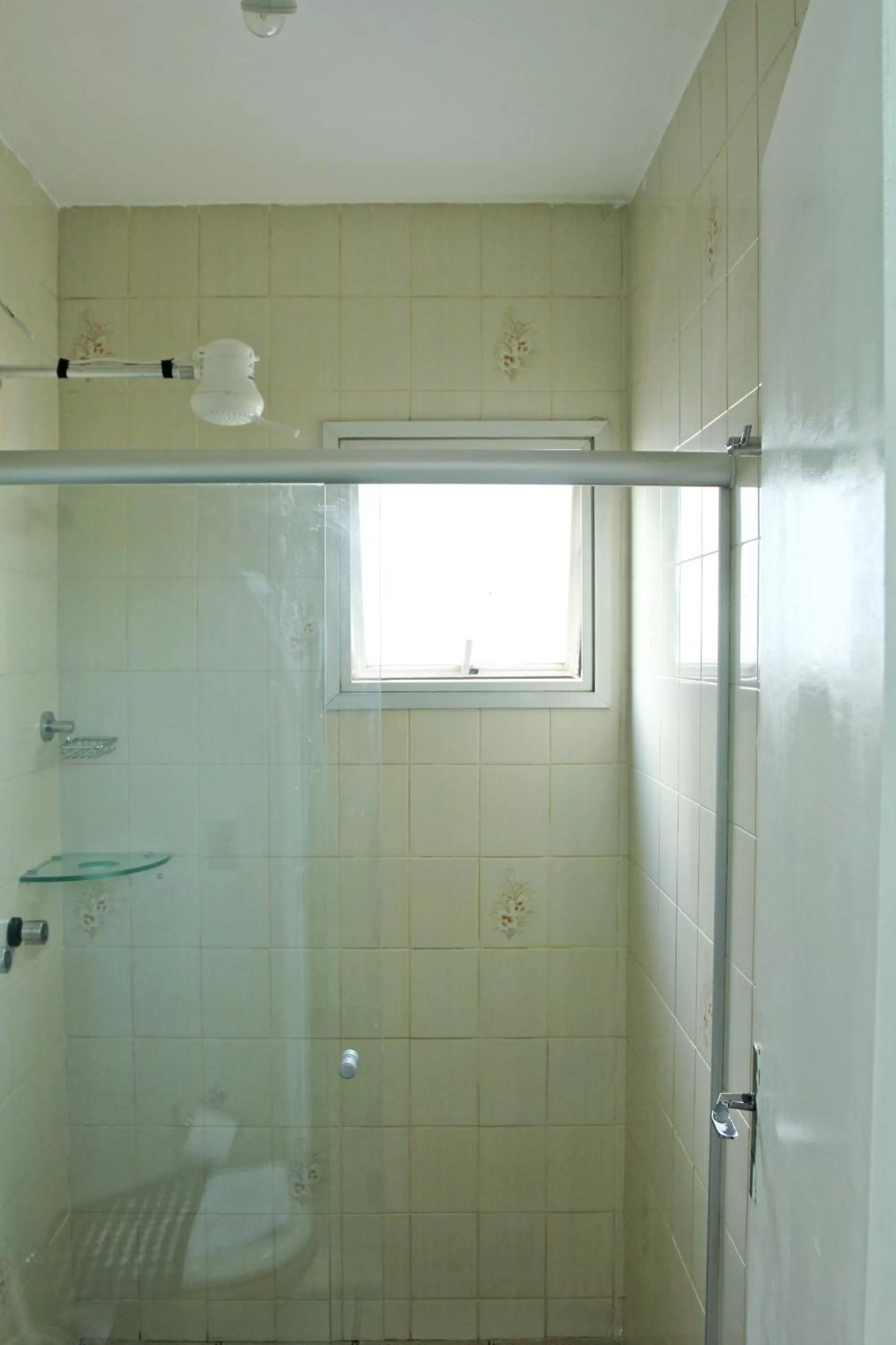 Family Room with Private Bathroom in Hotel Raio de Sol