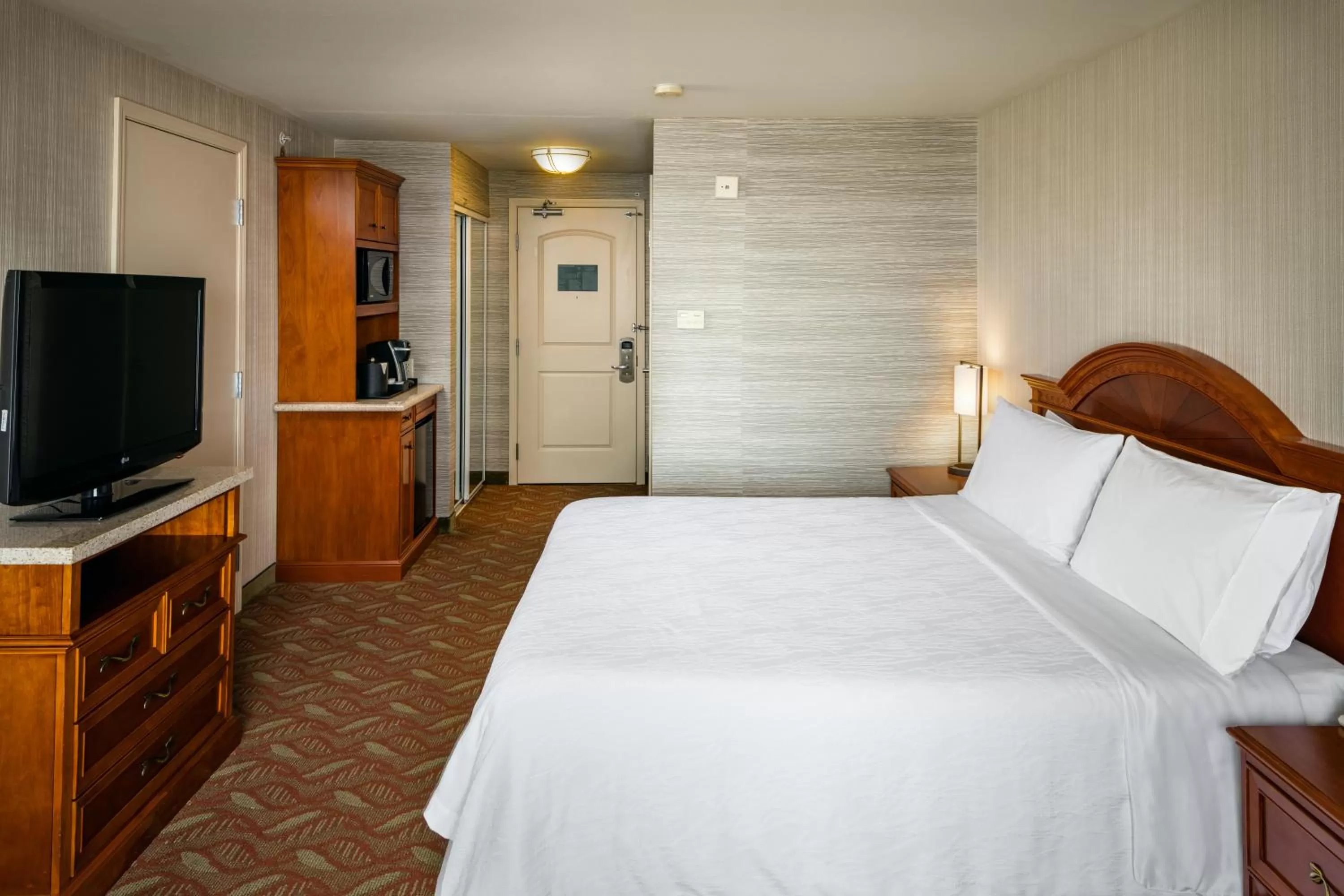 King Room with Tub - Mobility and Hearing Access in Hilton Garden Inn Tri-Cities/Kennewick
