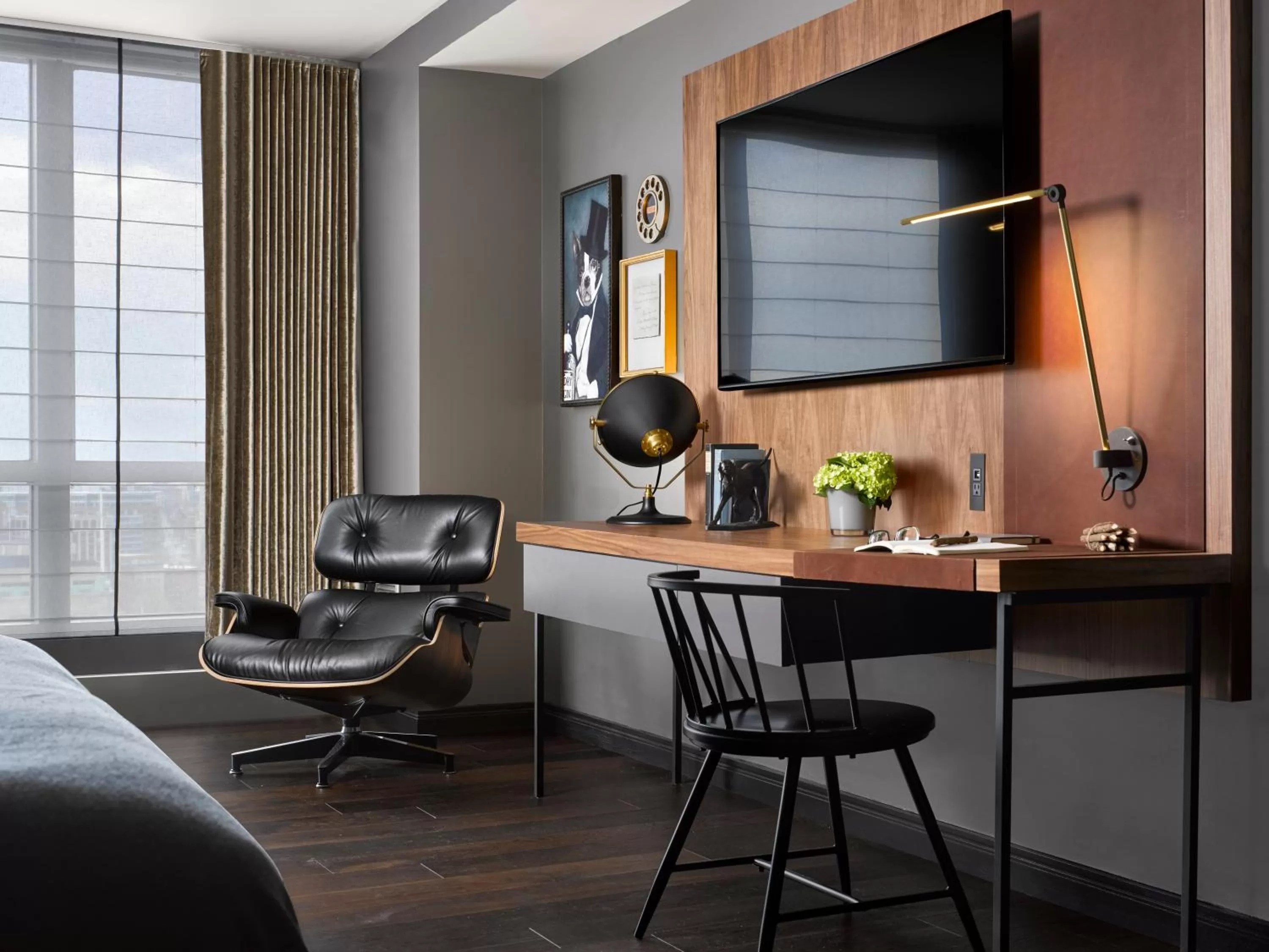 Standard Queen Room in Hotel AKA Boston Common