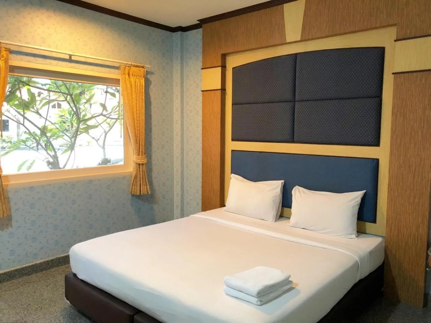 Deluxe King Room in Soda Resort
