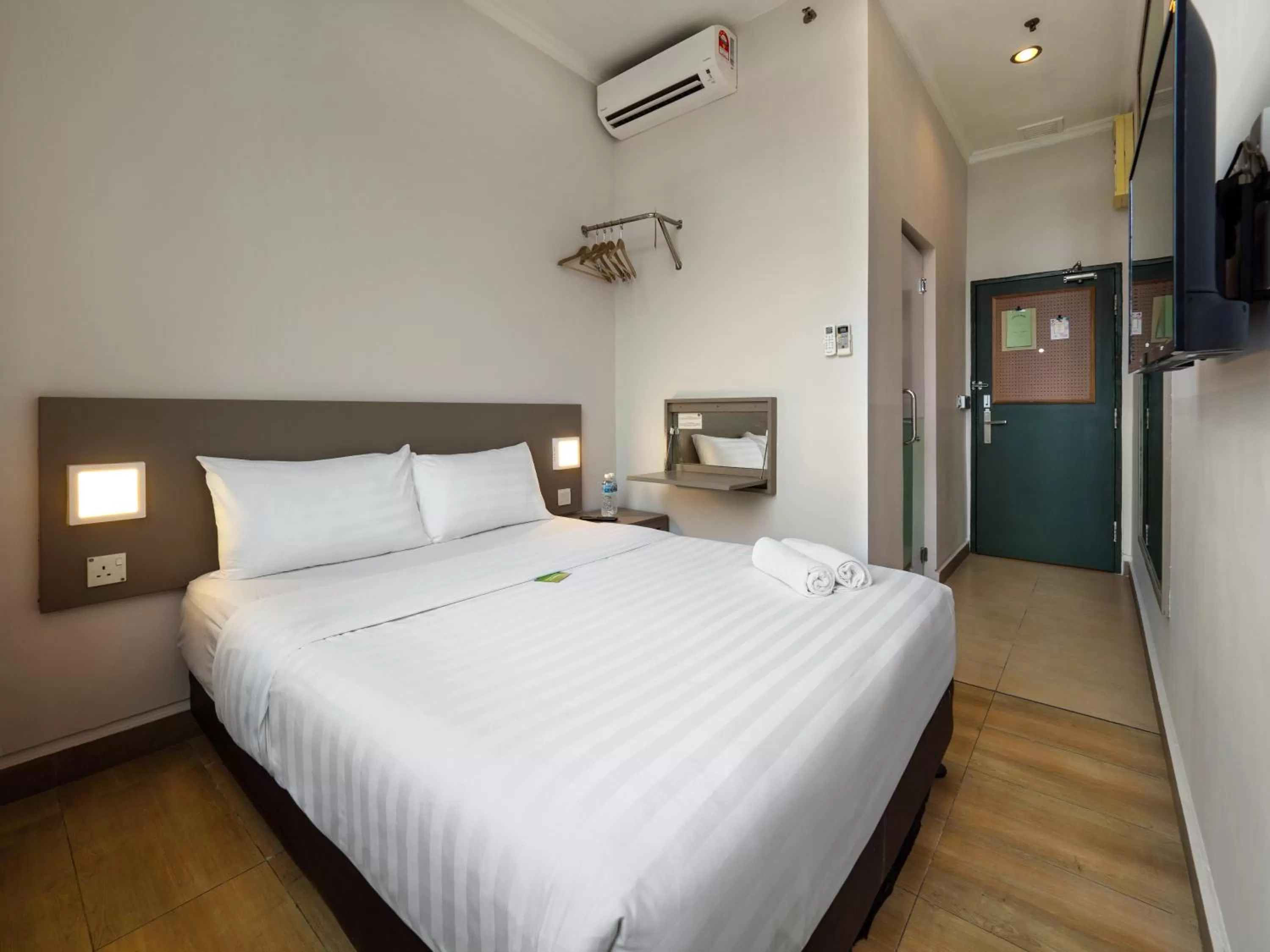 Double Room without Window in Tune Hotel - 1Borneo Kota Kinabalu