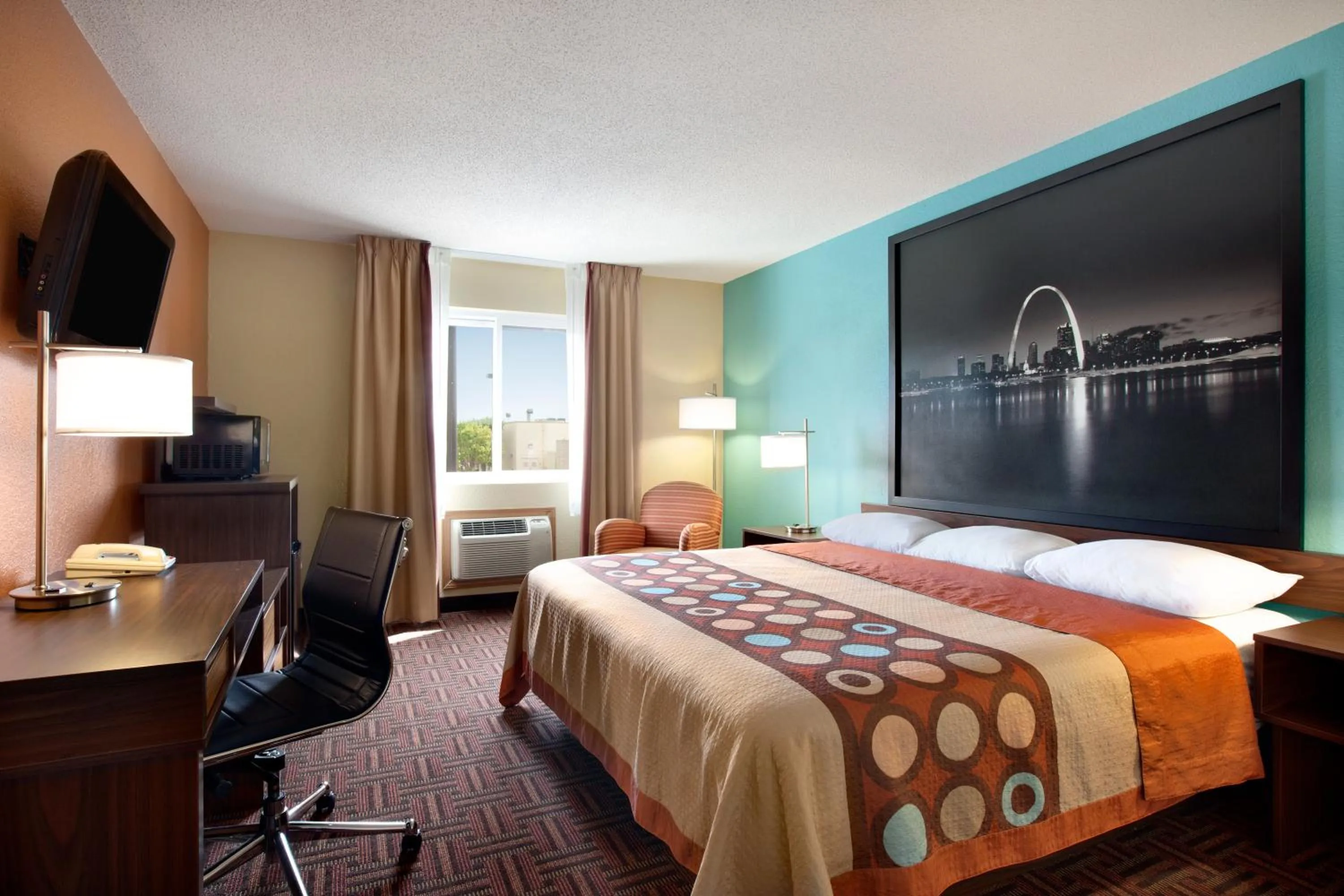 Queen Room - Disability Access/Non-Smoking in Super 8 by Wyndham Fairview Heights-St. Louis