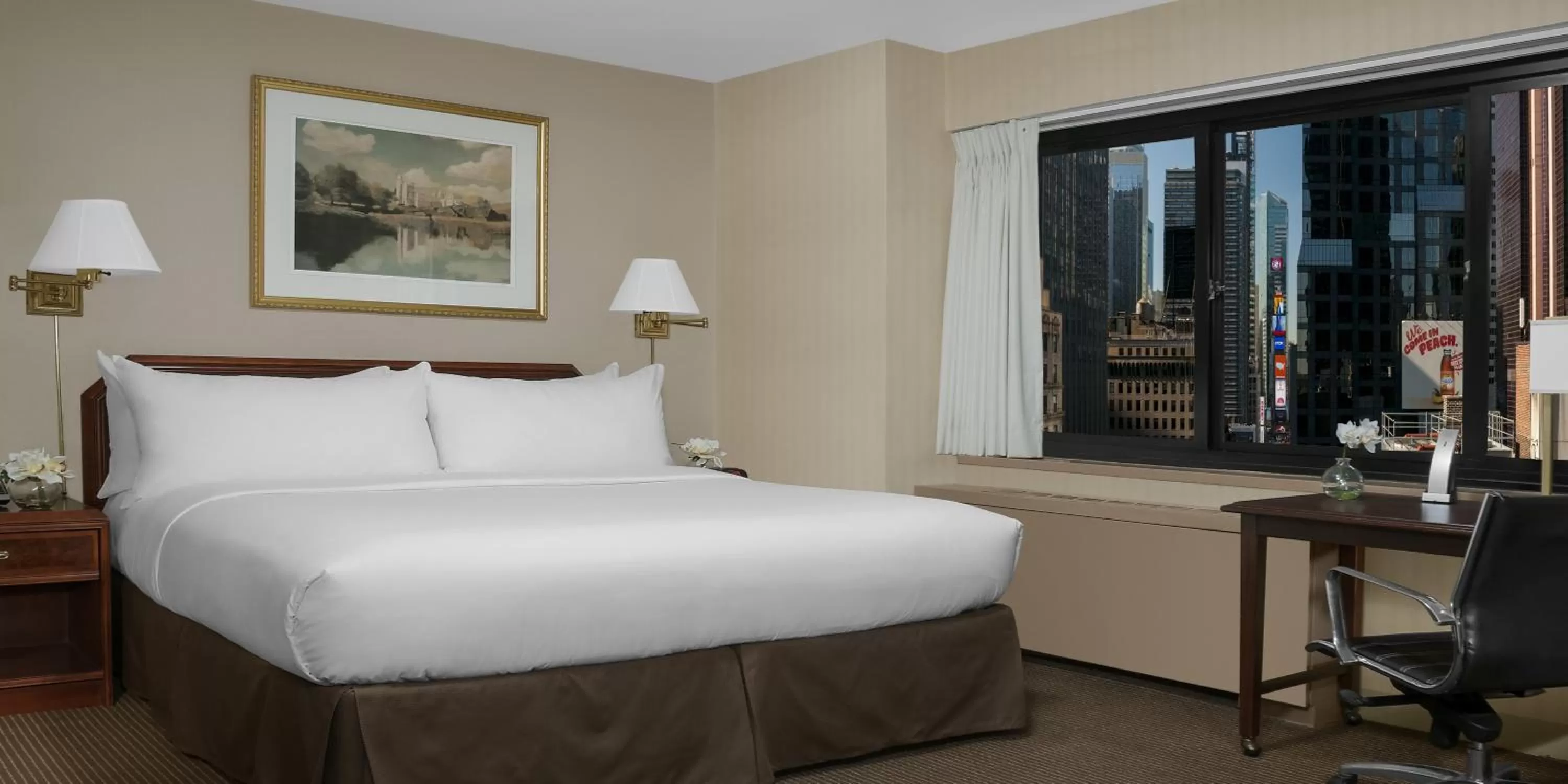 Standard Queen Room in The Manhattan at Times Square