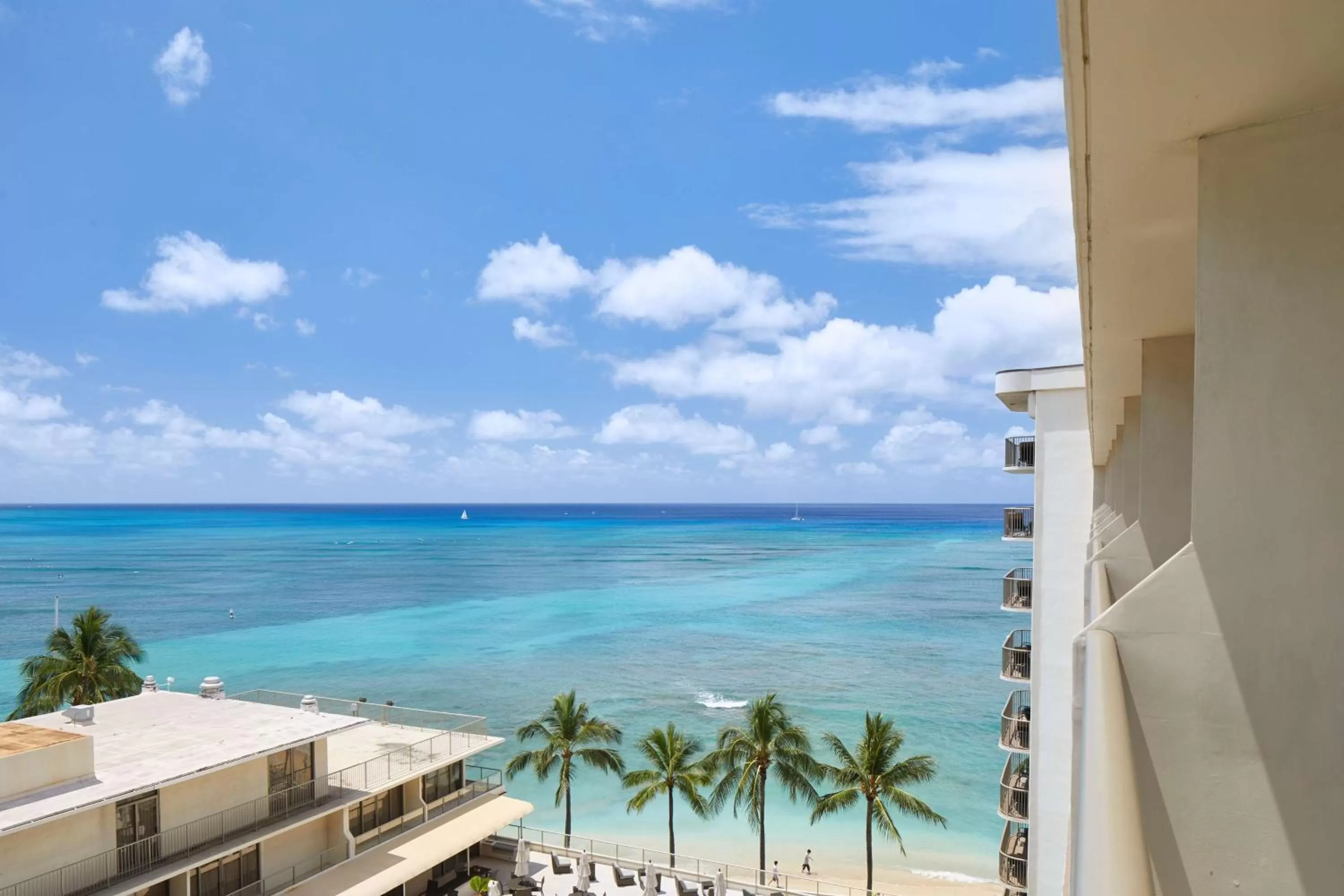 Club Ocean Tower Ocean View 1 King Bed in OUTRIGGER Reef Waikiki Beach Resort