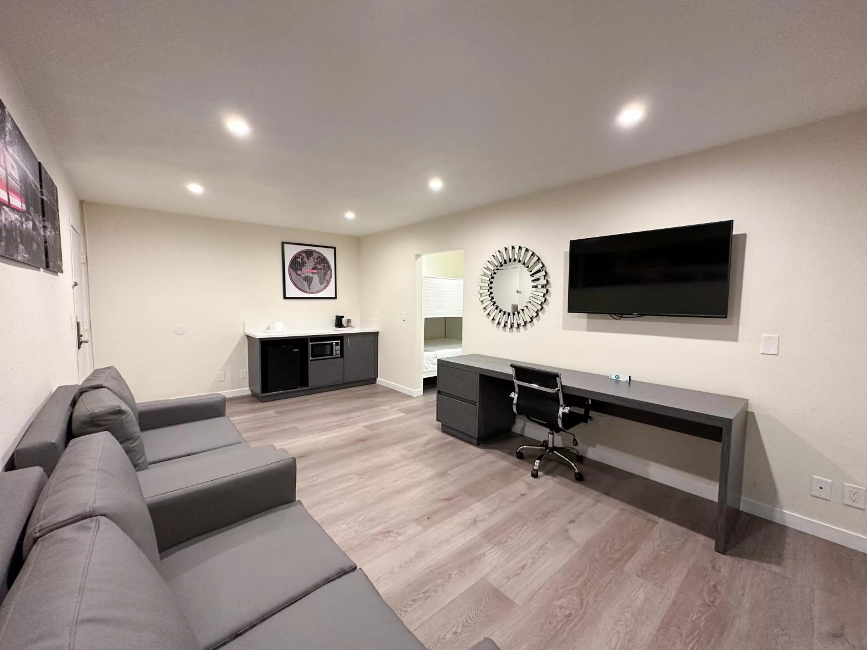 1 Queen Bed, 1 Bunk Bed, 1 Bedroom Family Suite, Non-Smoking in Ramada by Wyndham Anaheim Convention Center