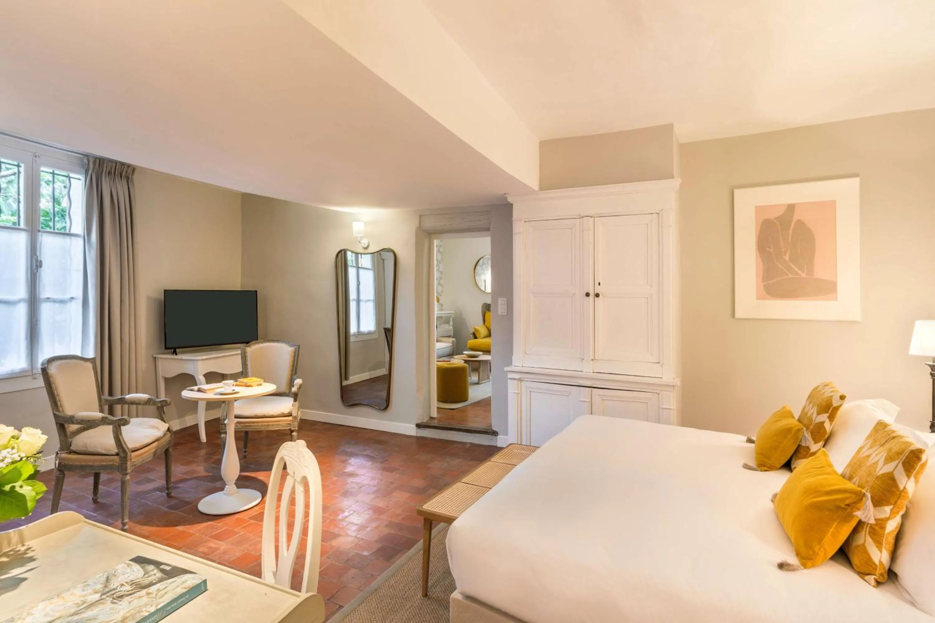 Privilege dependance Suite in Château de Mazan, BW Premier Collection by Best Western