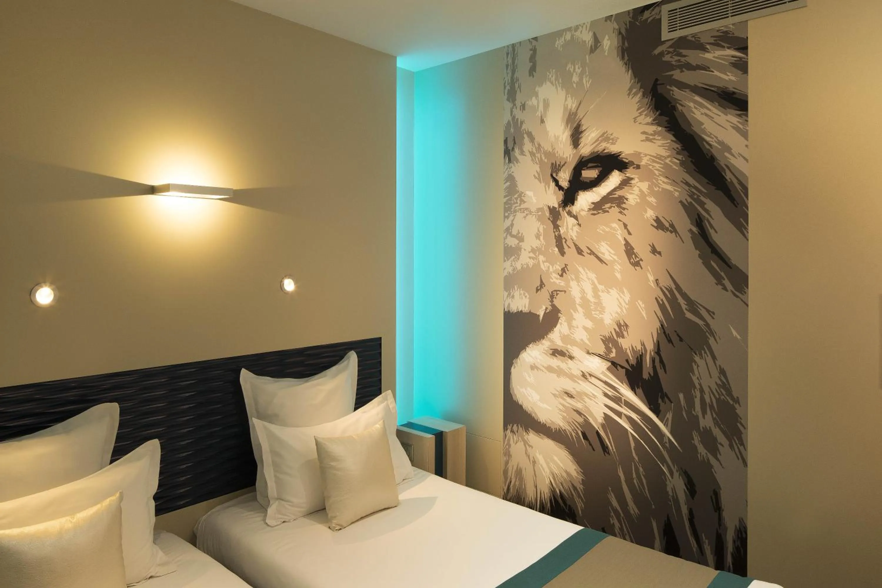 Comfort Double or Twin Room in Hôtel Brésil Opéra SPA