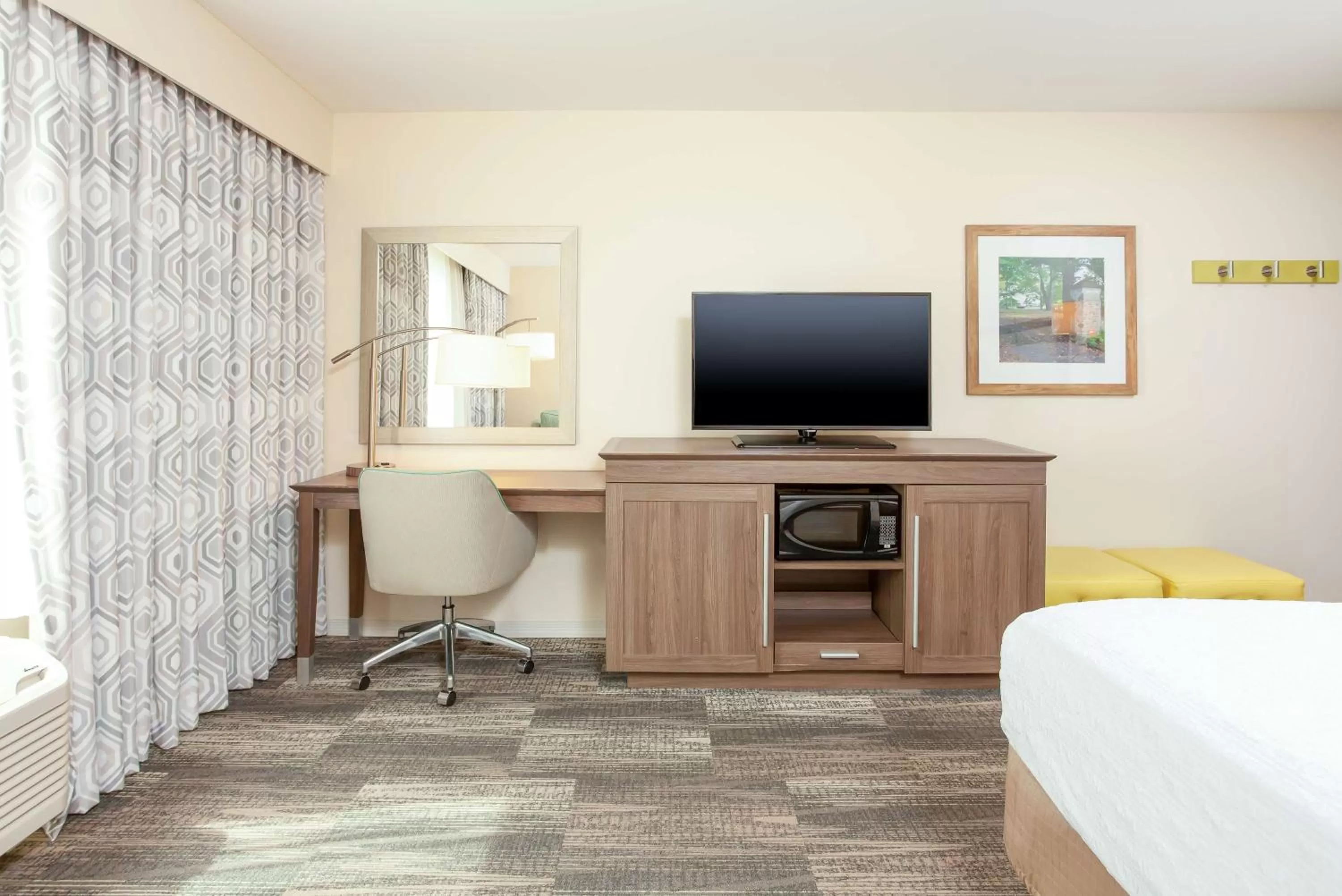 King Room - Mobility Access/Non-Smoking in Hampton Inn & Suites Niles/Warren, OH
