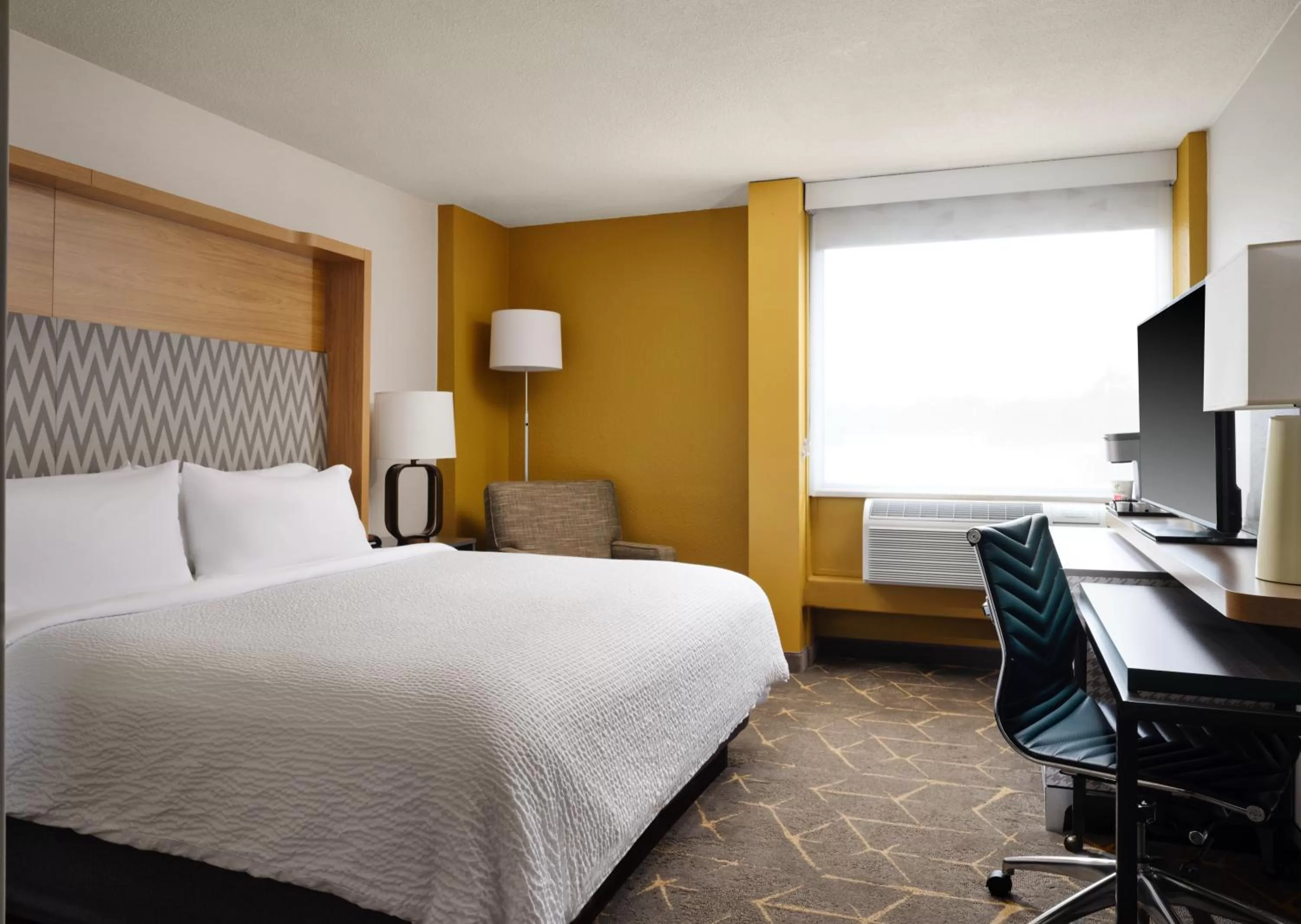 Standard Room in Holiday Inn Boston - Dedham Hotel & Conference Center by IHG