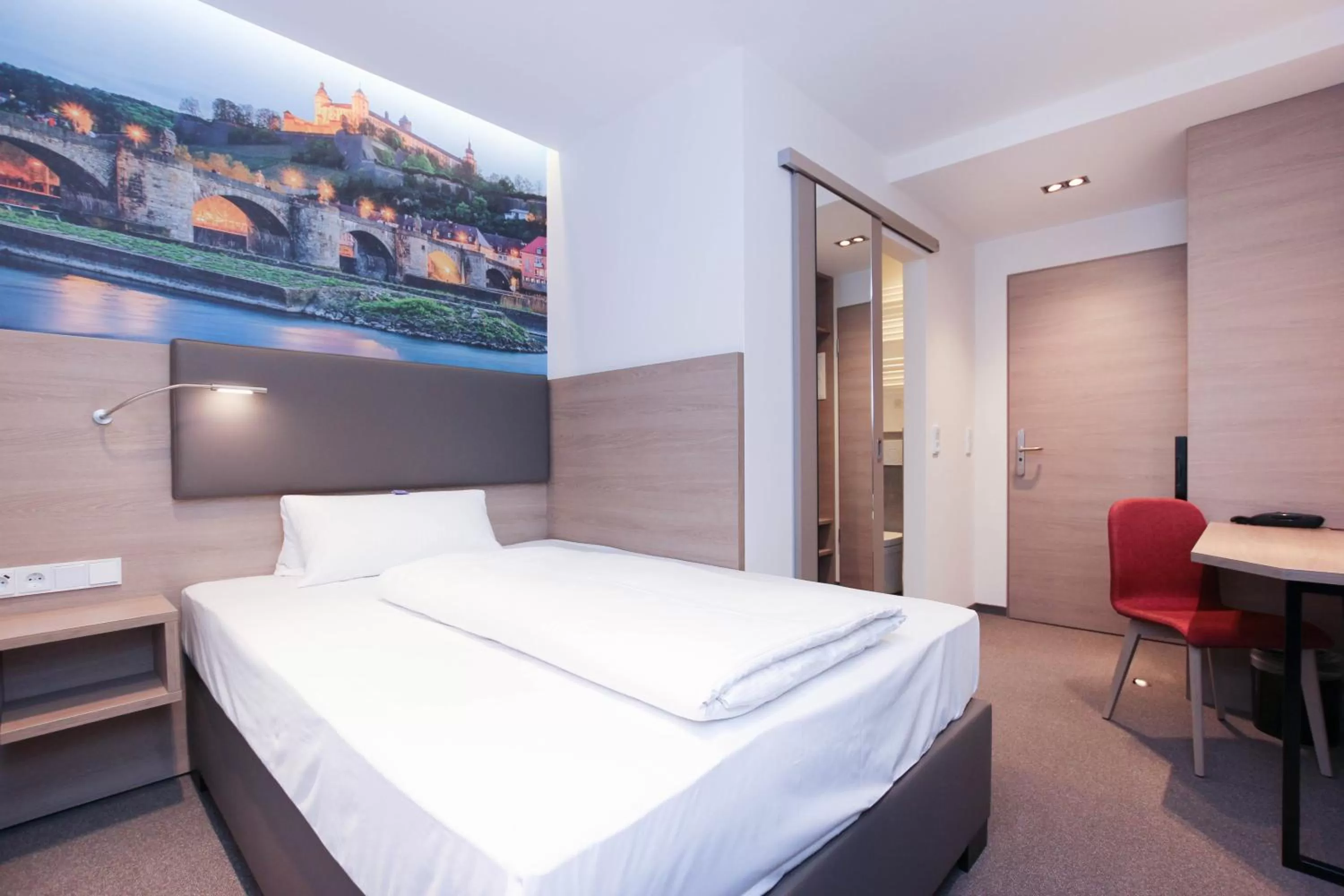 Superior Single Room in City Hotel Würzburg