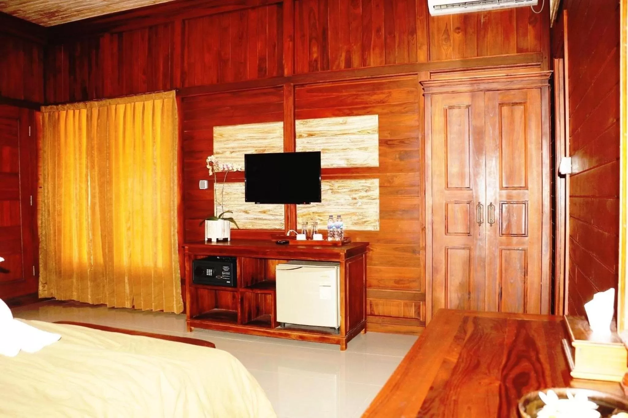 Deluxe Double or Twin Room in Pemedal Beach Resort