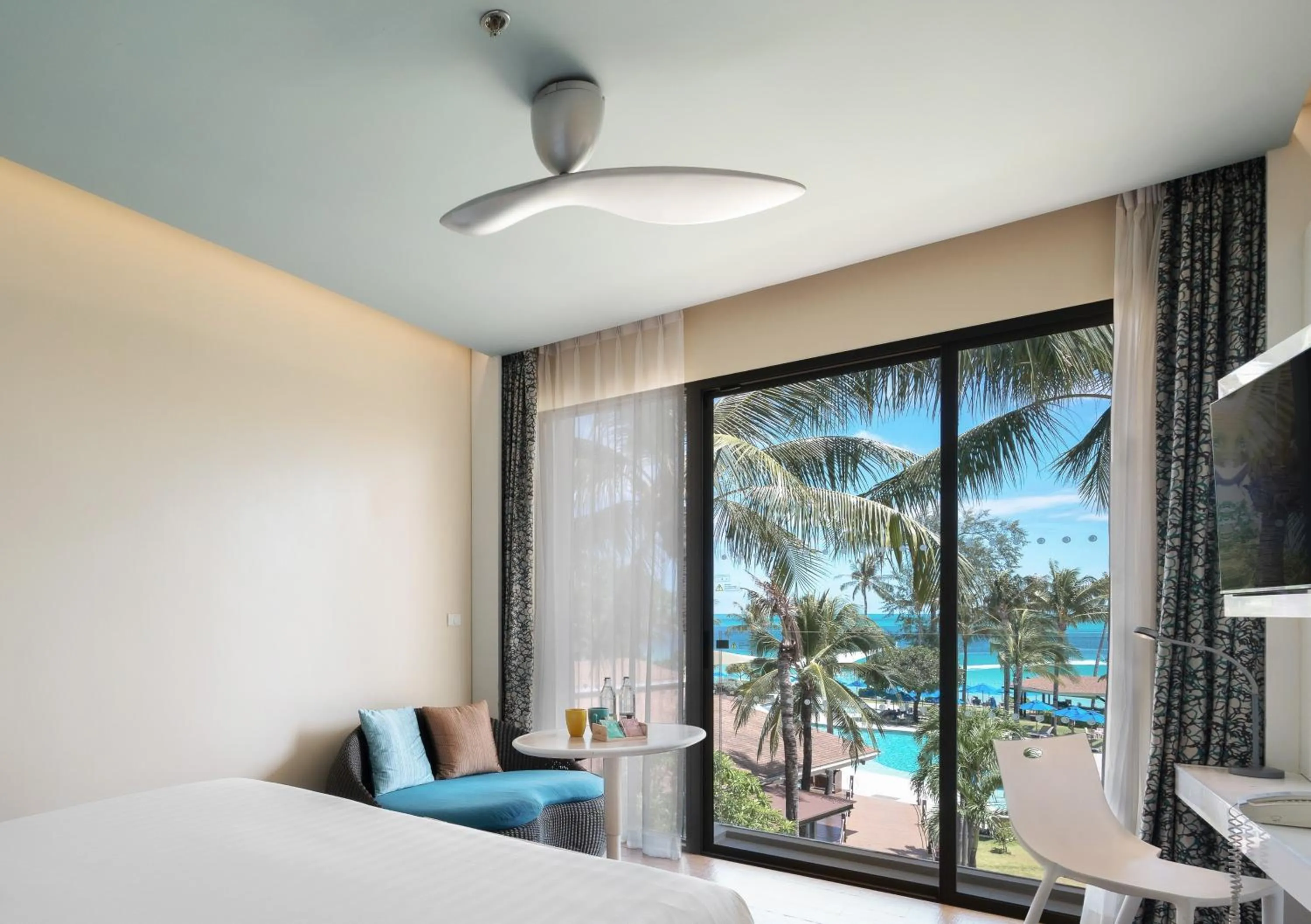 Deluxe Ocean View Twin in OZO Chaweng Samui