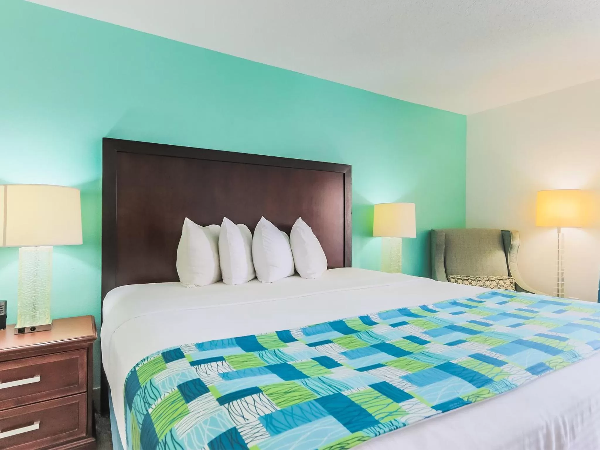 Standard King Room with Bay View  in Surf & Sand Hotel