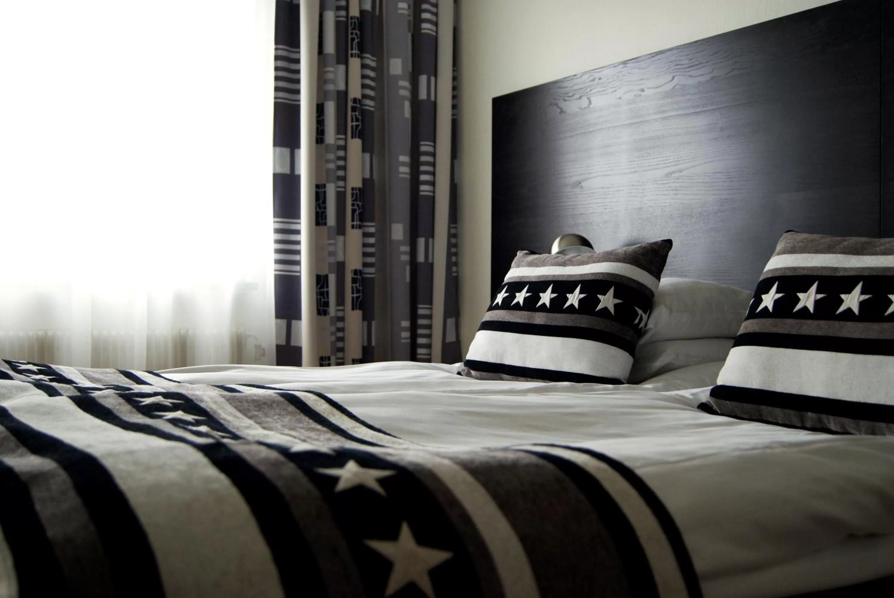 Standard Double Room with Balcony and Lake View in Sure Hotel by Best Western City Jonkoping