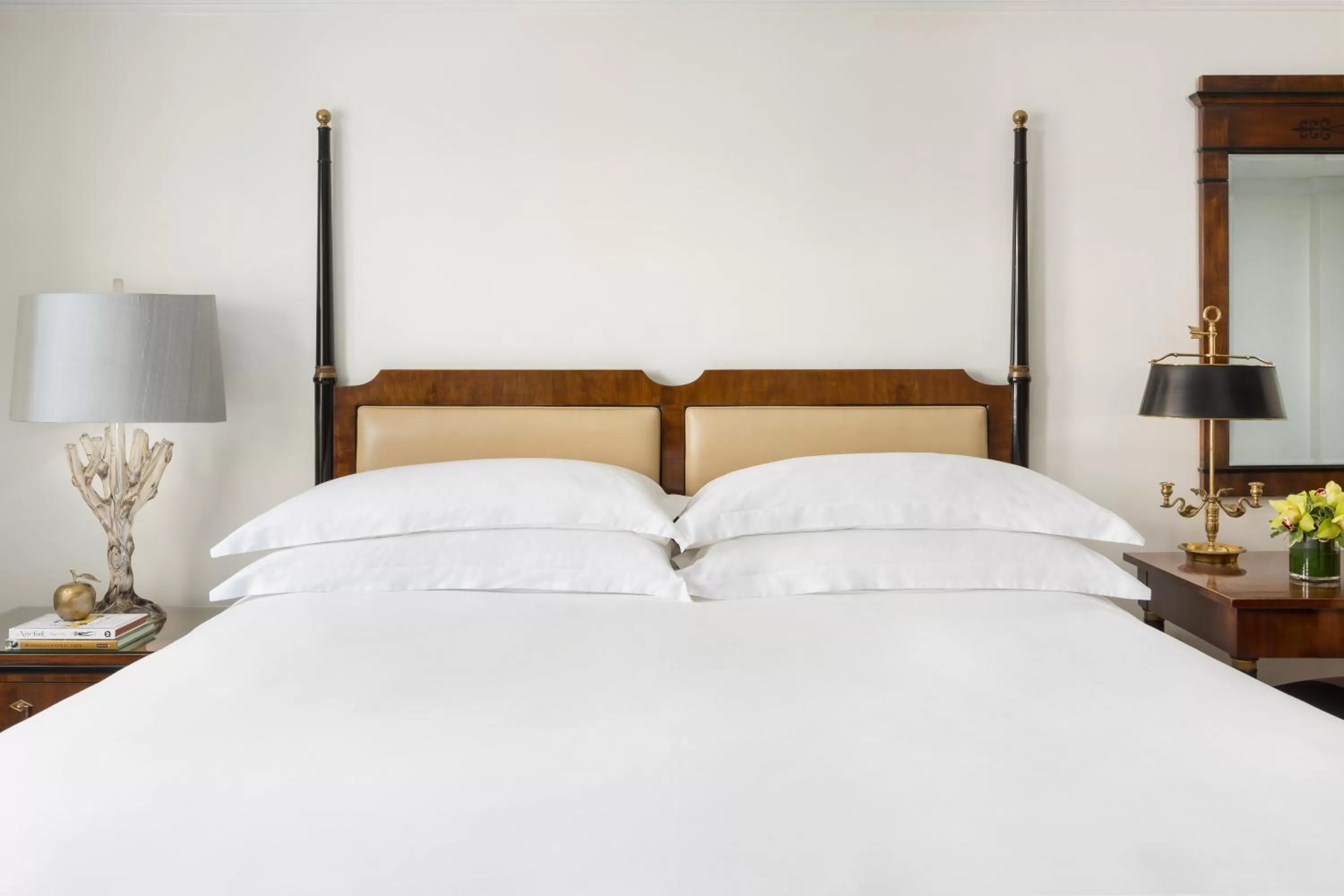 Deluxe King Room in The Michelangelo Hotel