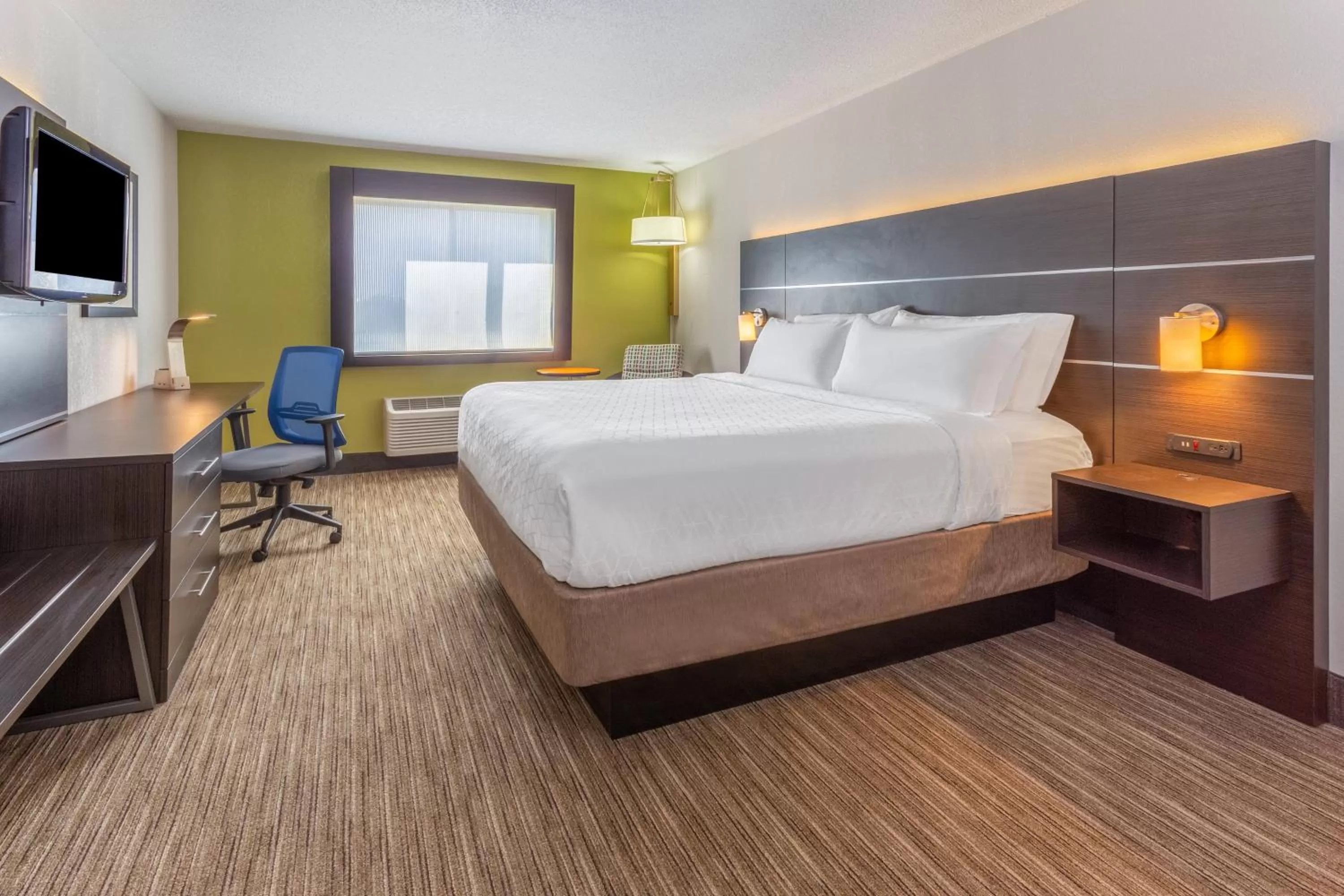 King Room - Mobility Access/Hearing Accessible in Holiday Inn Express Columbus - Ohio Expo Center, an IHG Hotel