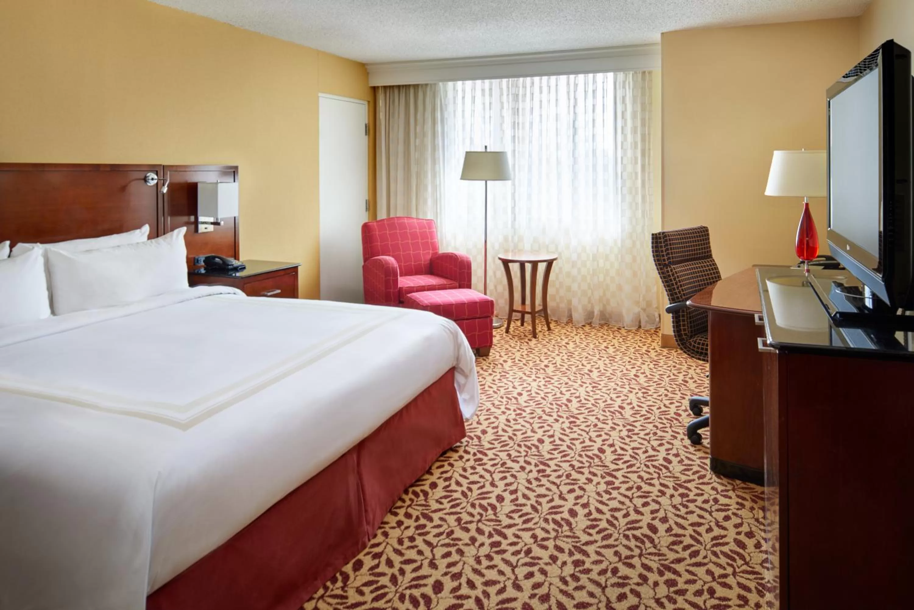 Executive King Room - Non-Smoking in Wyndham Cleveland Airport