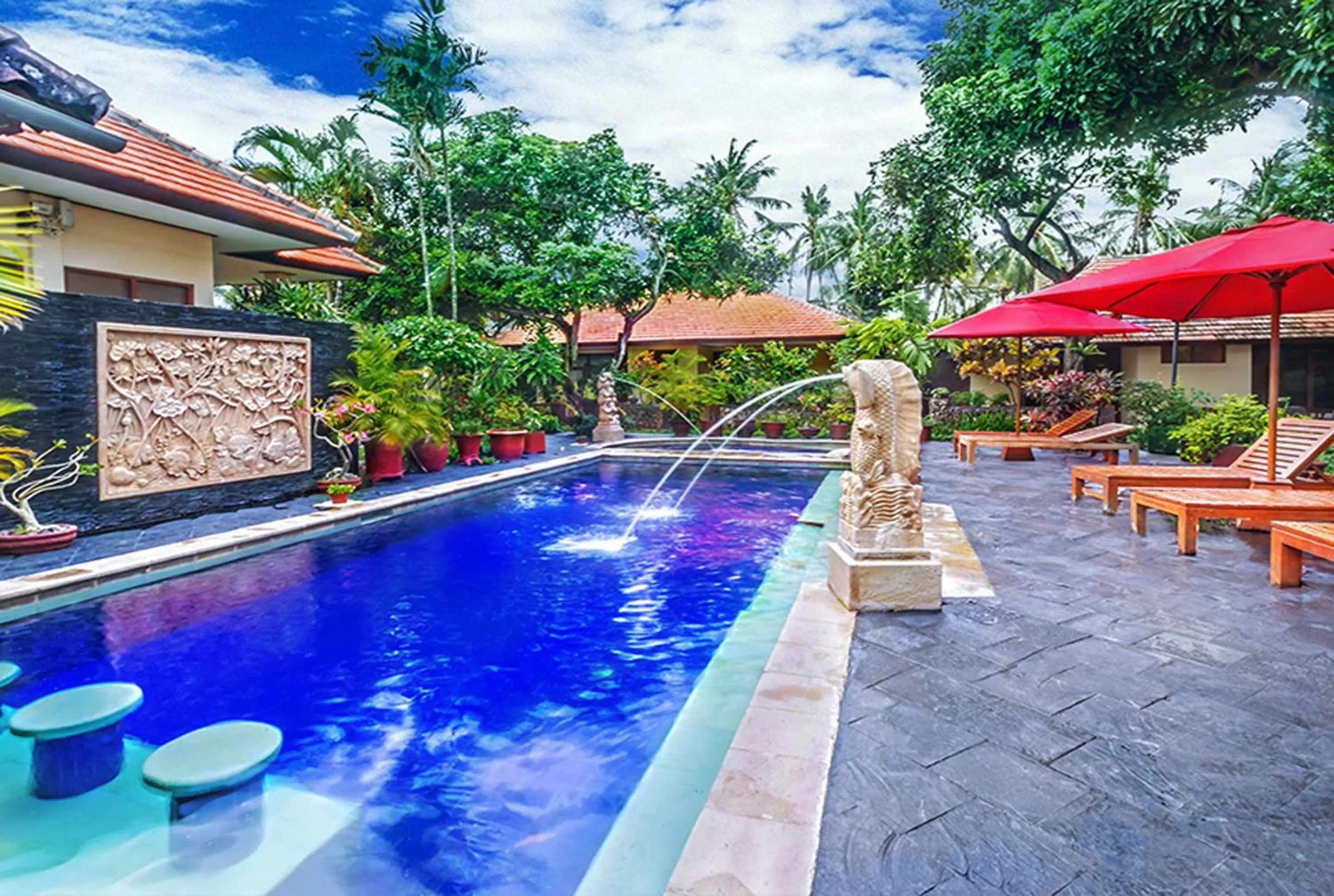 Pool view in Yulia Beach Inn Kuta