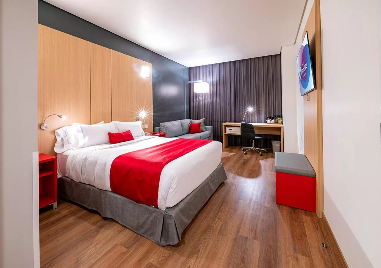 1 Queen Bed, Mobility Accessible Room, Roll-In Shower, Non-Smoking in Ramada Encore by Wyndham Guadalajara Aeropuerto