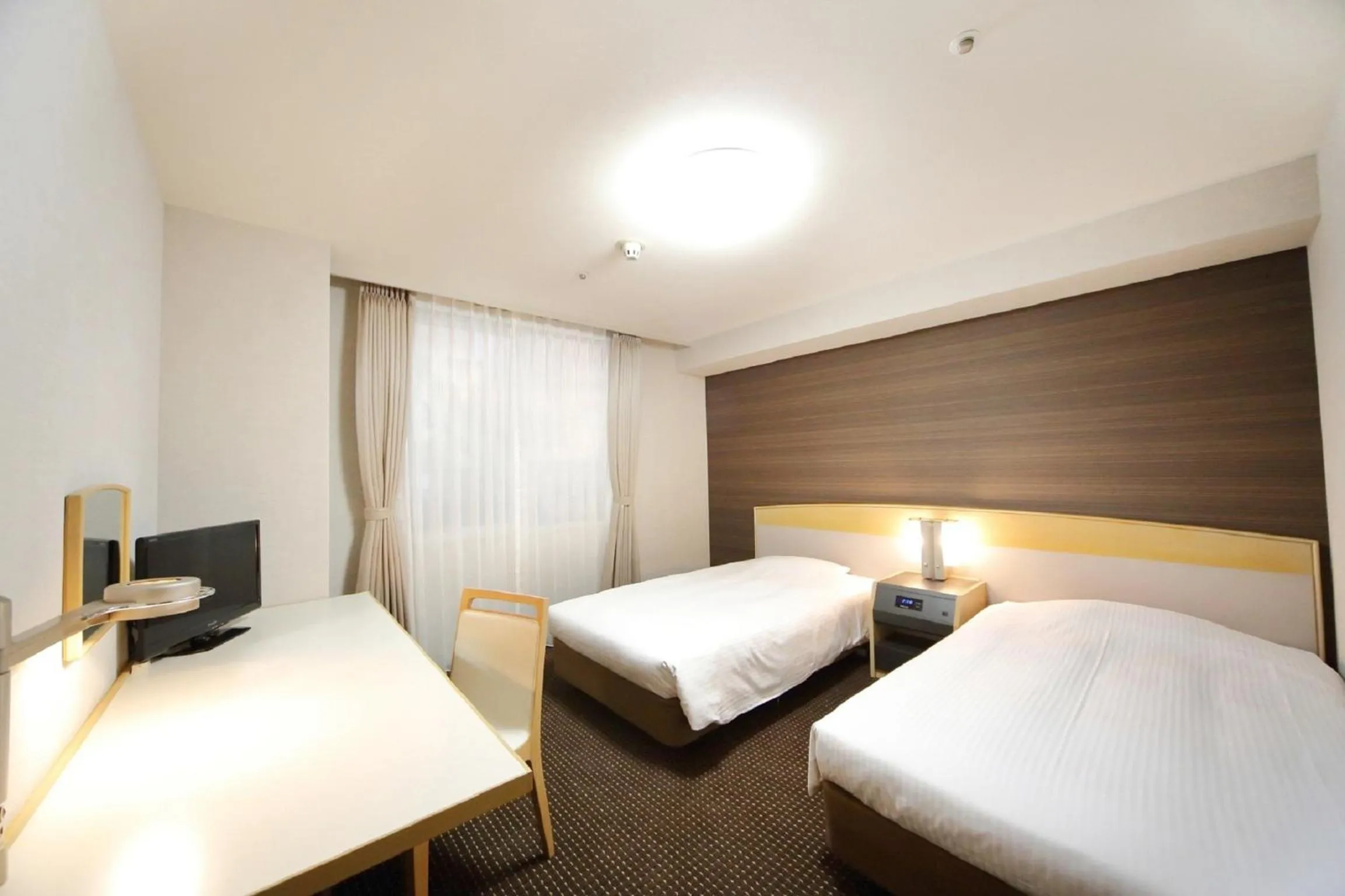 Twin Room with Extra Bed - Smoking in Hotel Awina Osaka