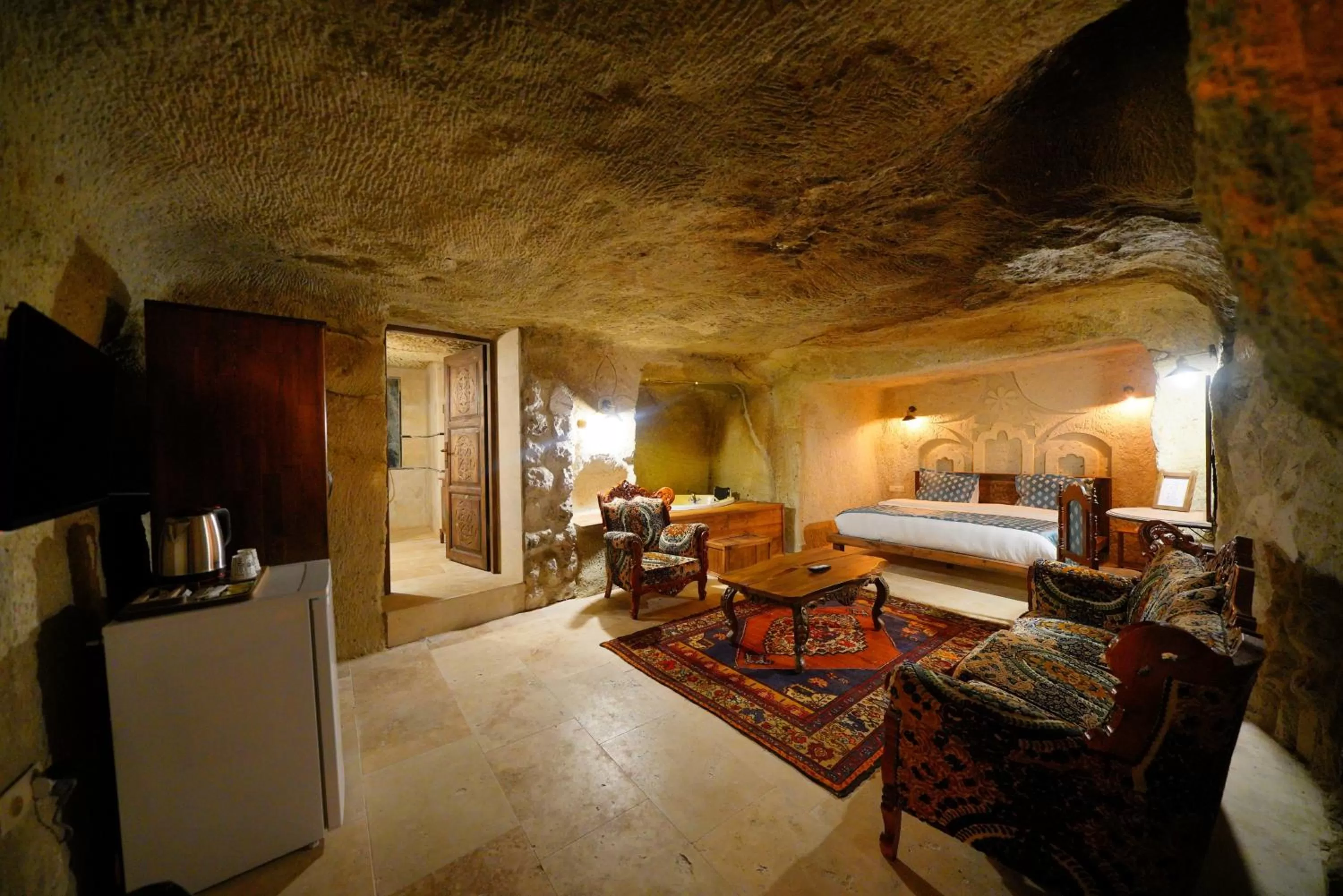 Queen Suite with Spa Bath in Cappadocia Nar Cave House & Swimming Pool