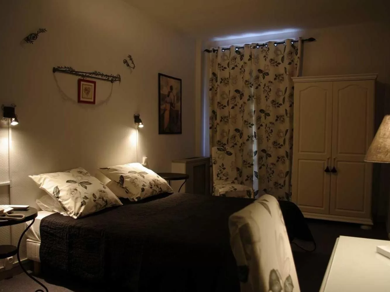 One-Bedroom Suite in The Originals Boutique, Hôtel d'Angleterre, Fécamp