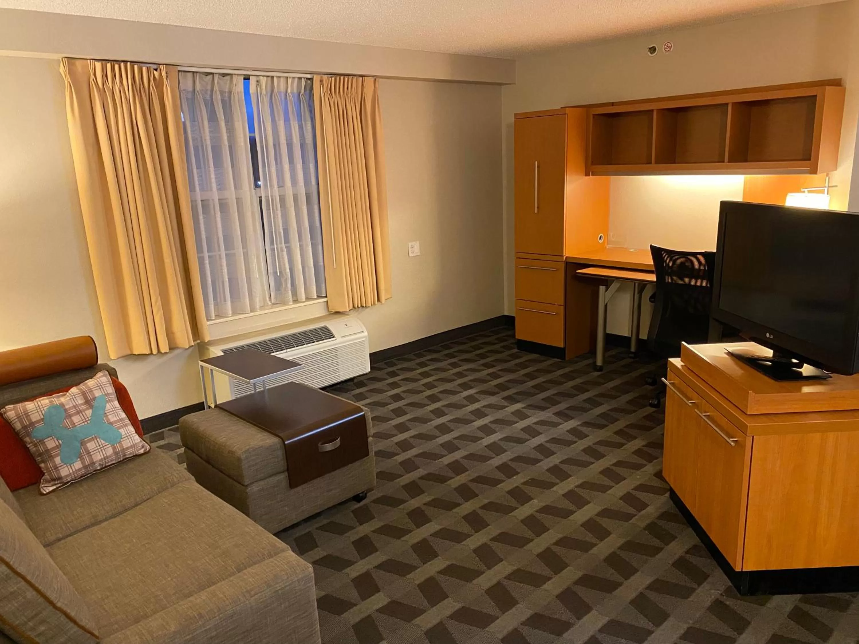 Queen Suite - Accessible/Non Smoking in MainStay Suites Middleburg Heights Cleveland Airport