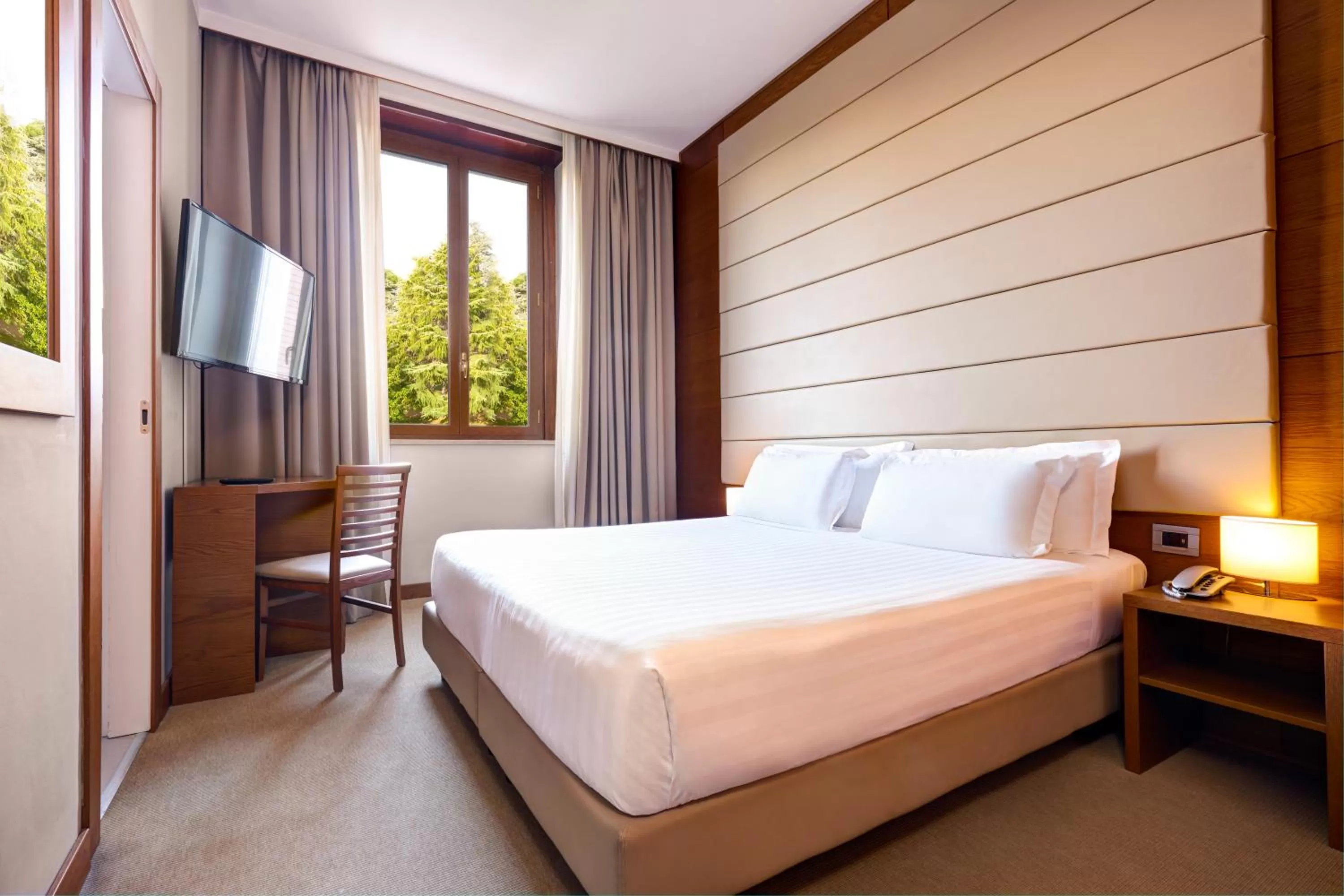 Superior Premium  Room in Occidental Aurelia