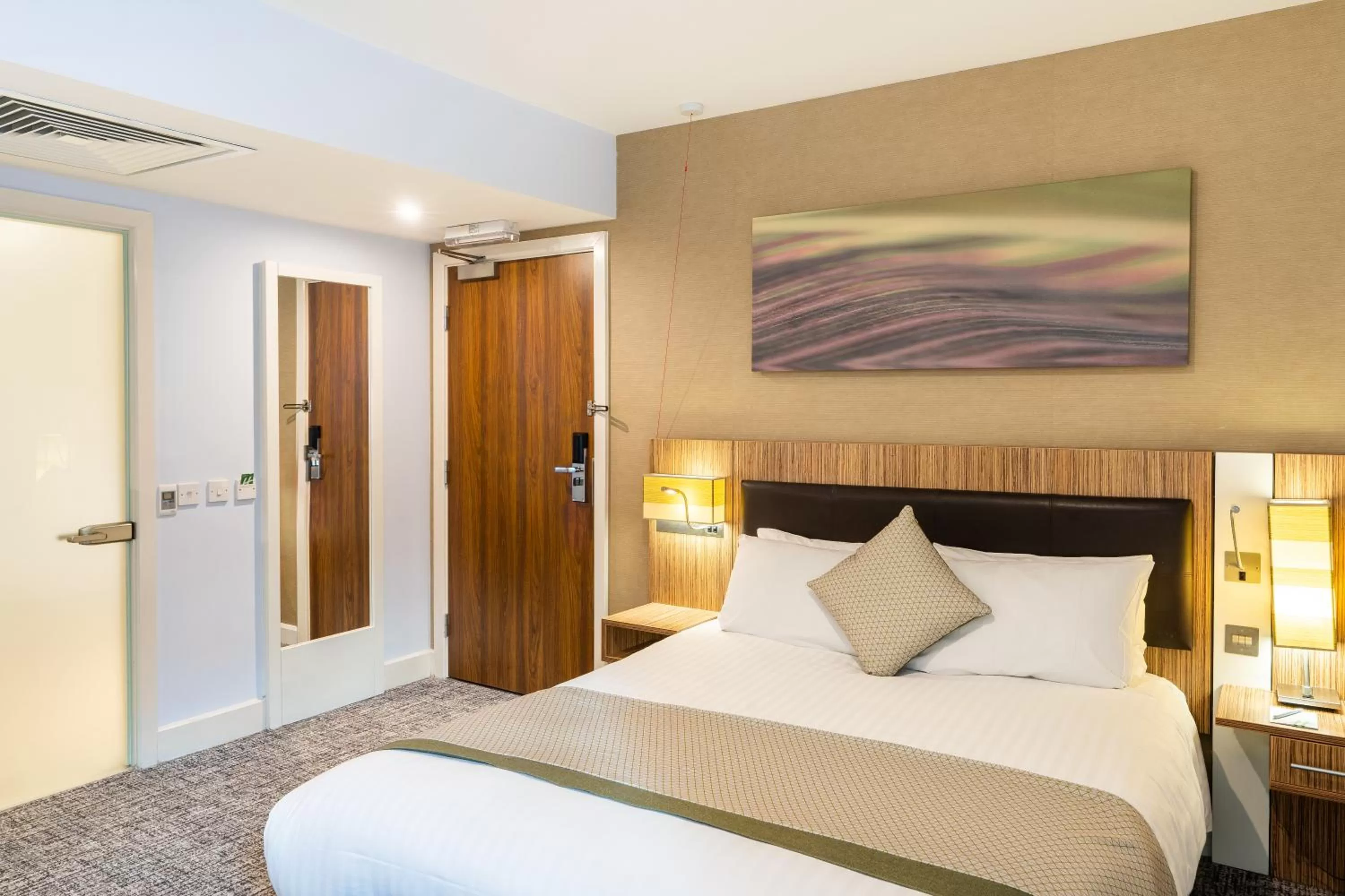Premium King Room in Holiday Inn Stevenage by IHG