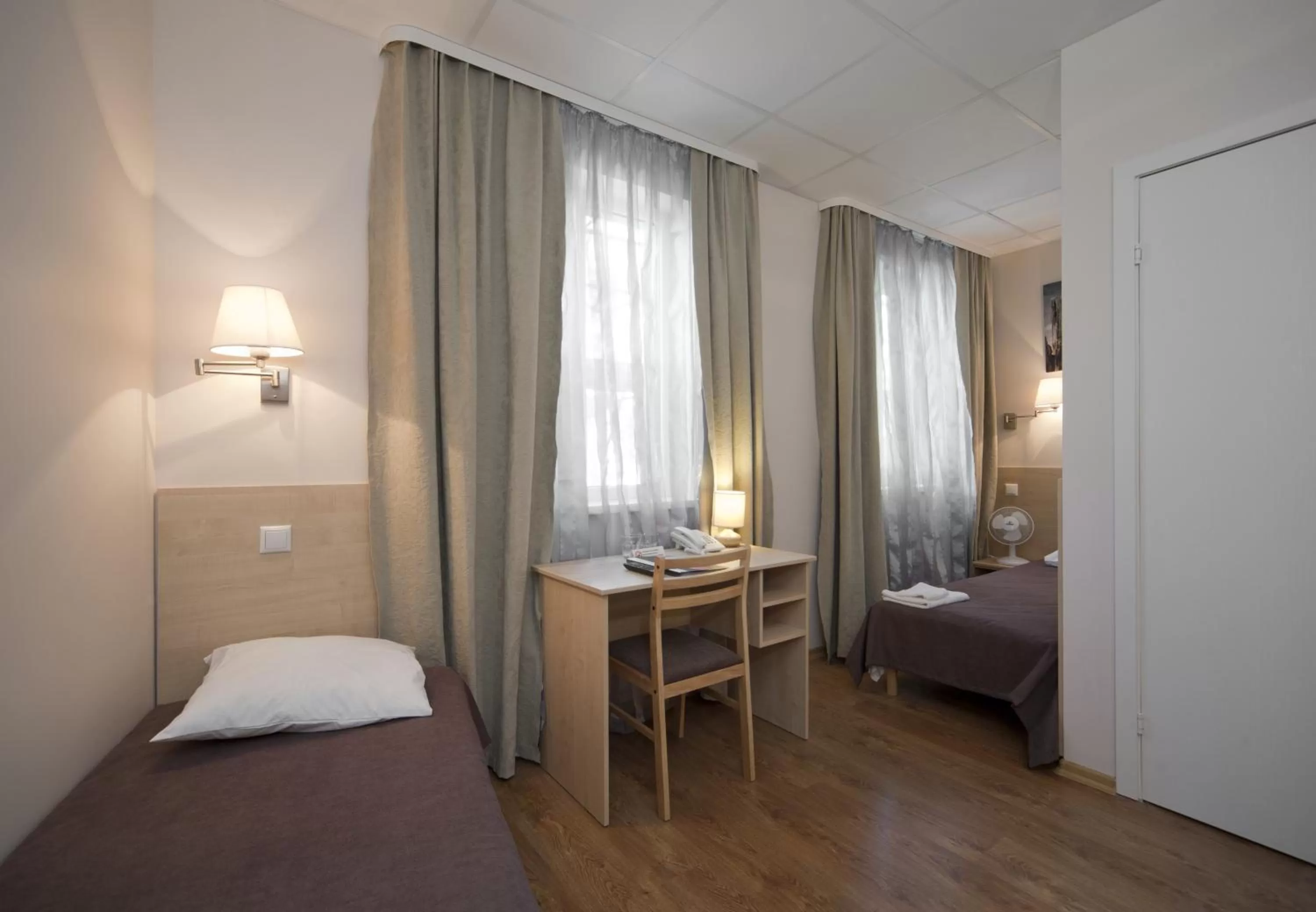 Twin Room in Hotel BEST with FREE PARKING