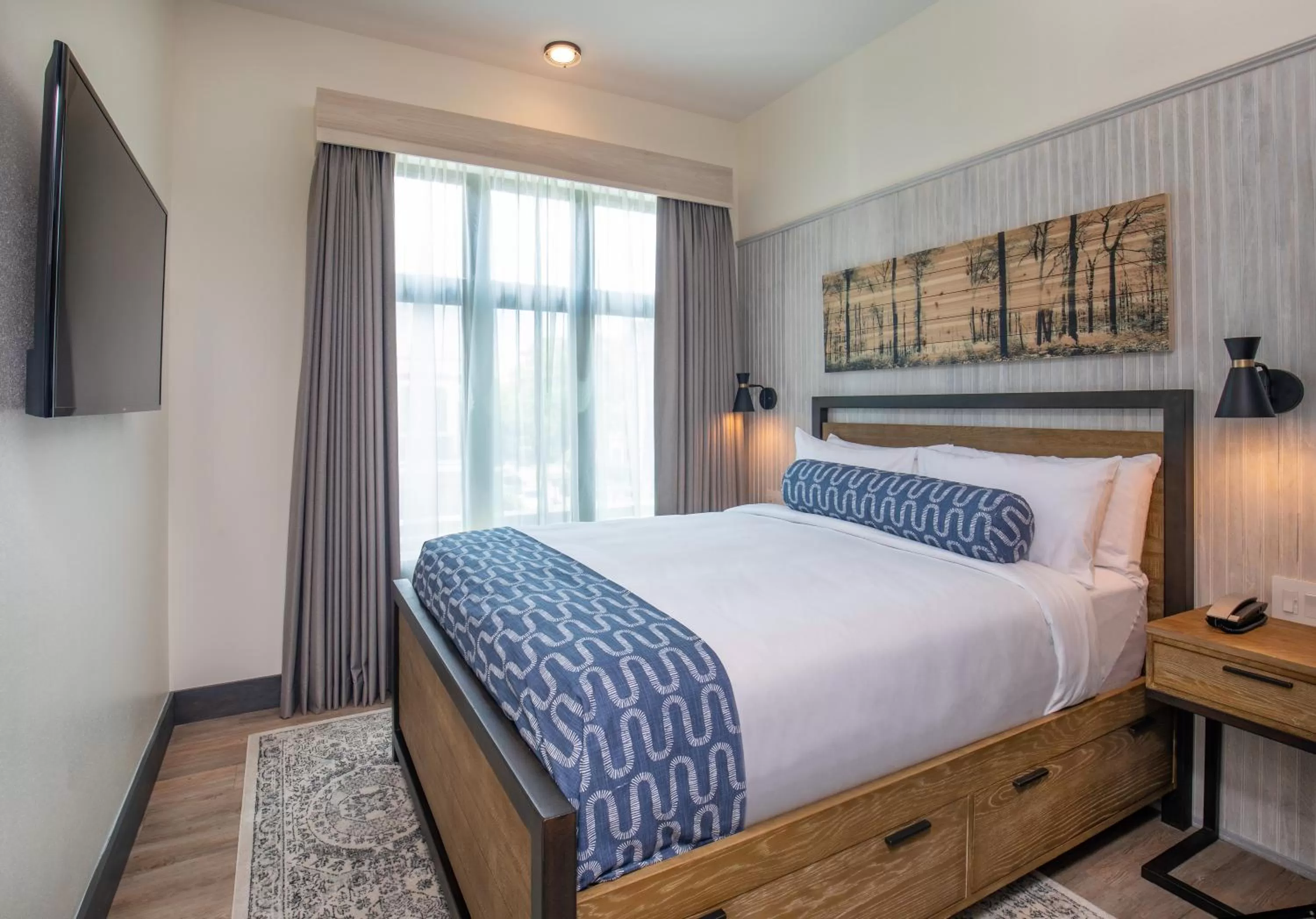 Budget Queen Room in Hotel 1868