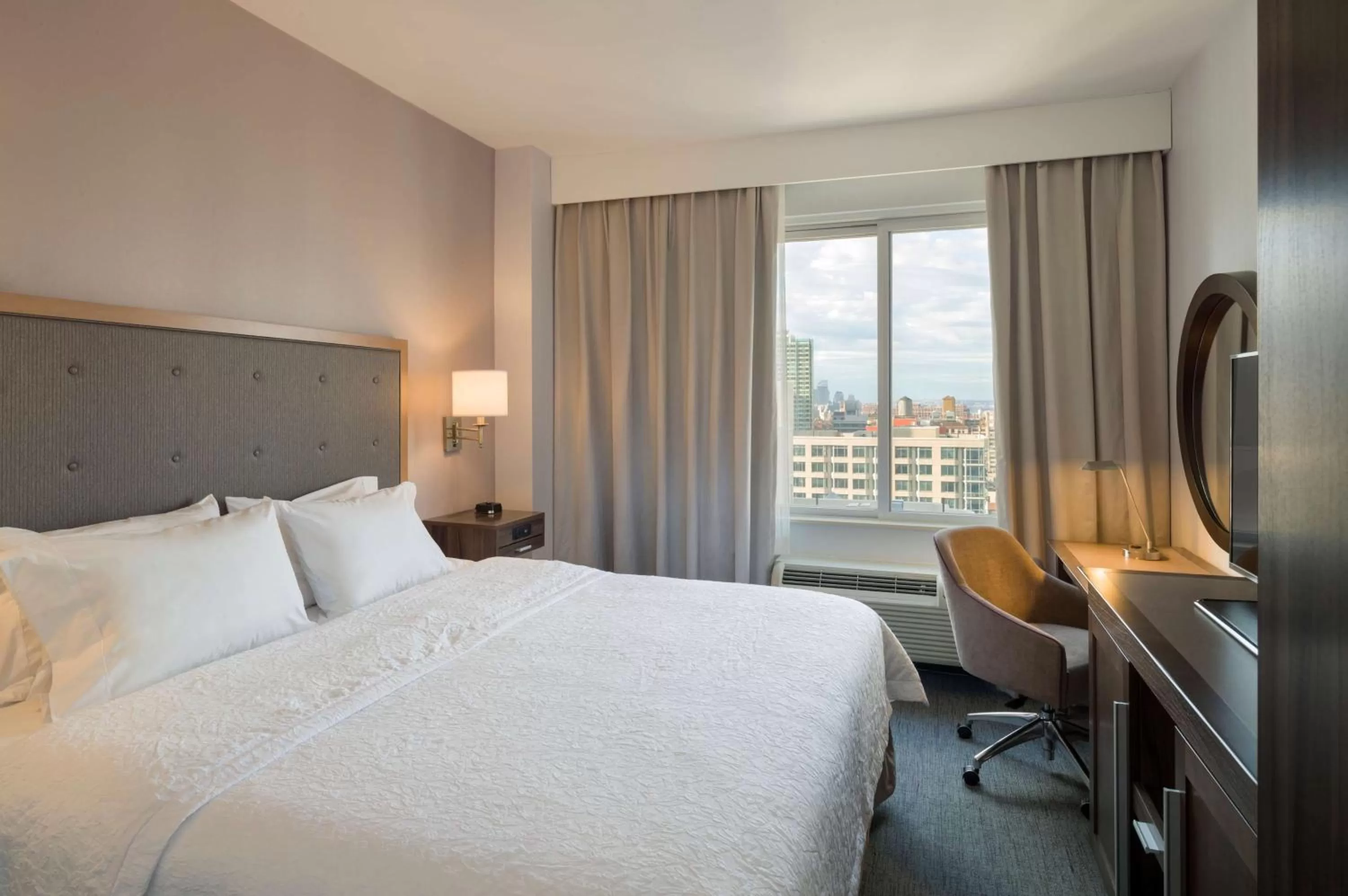 Superior King Room in Hampton Inn Manhattan - Times Square South