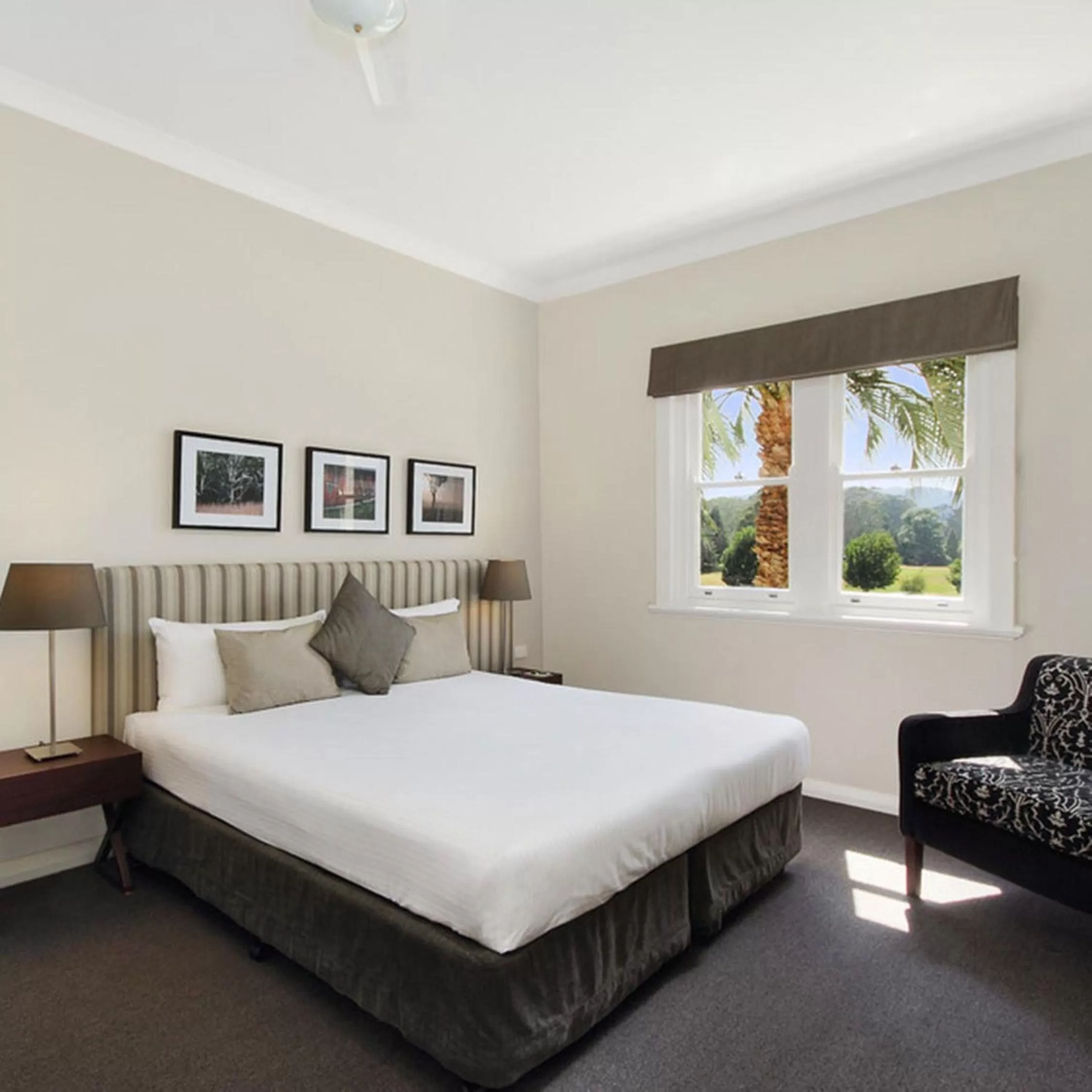 Elms King Room in Peppers Craigieburn Resort