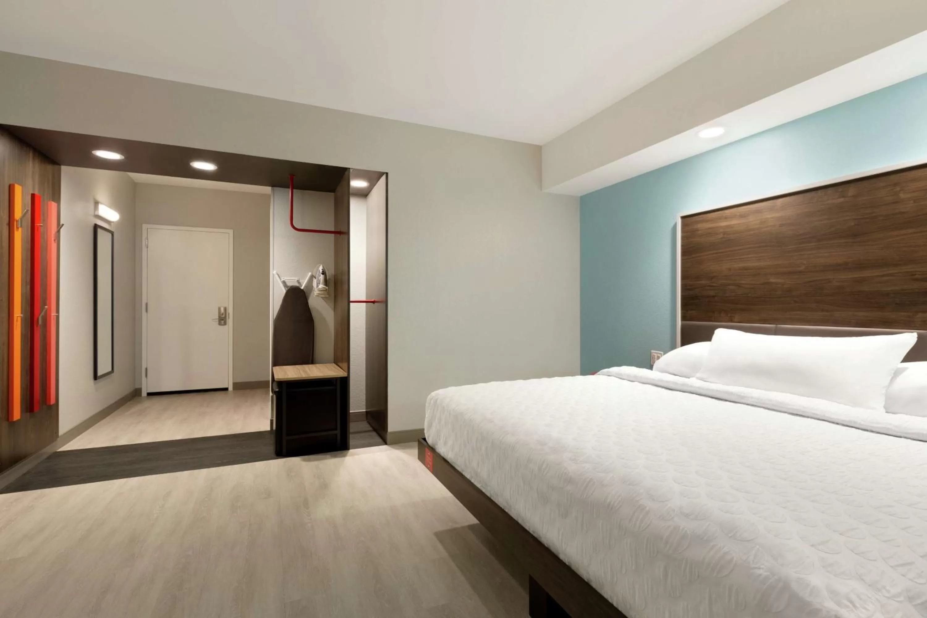 King Room with Roll-In Shower - Mobility Access in Tru by Hilton St. Charles St. Louis