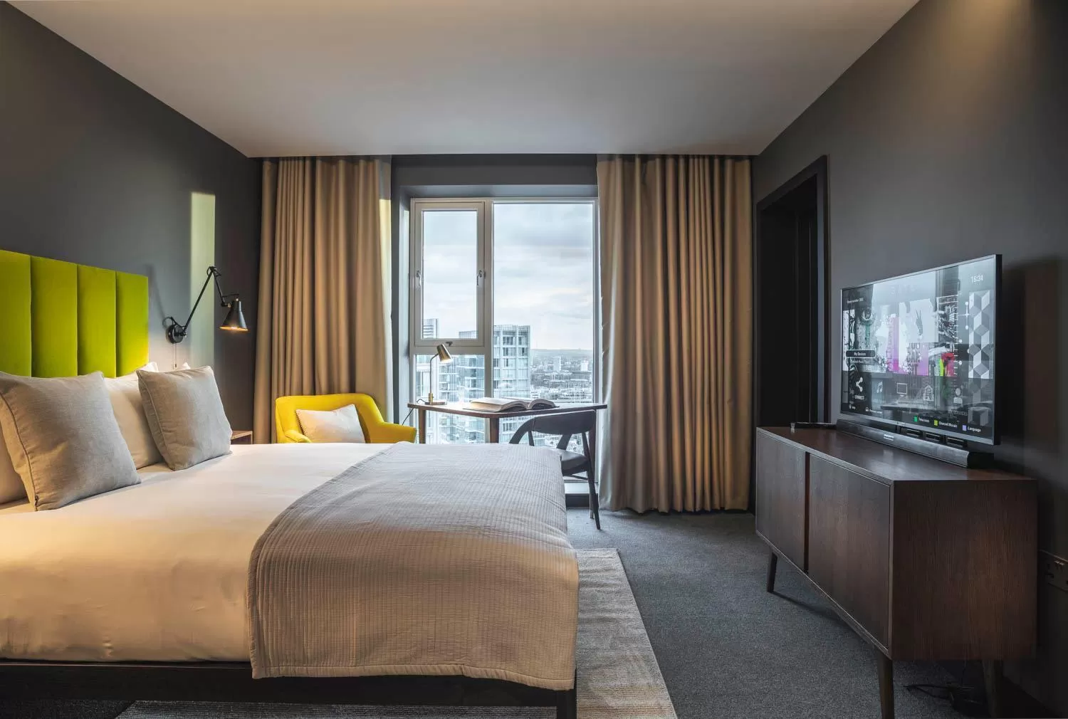 Skyline Studio in The Gate London City