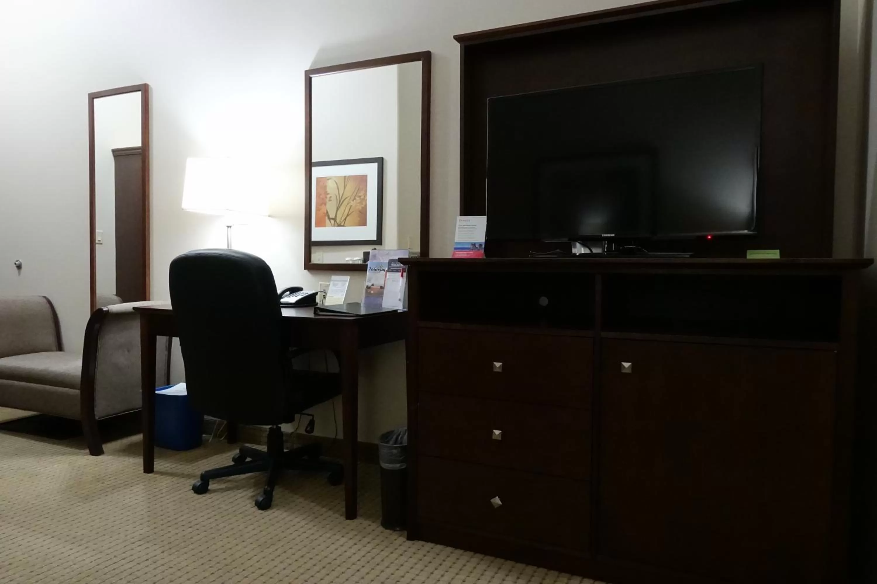 Deluxe Queen Room with Two Queen Beds - Non-Smoking in Ramada by Wyndham Weyburn