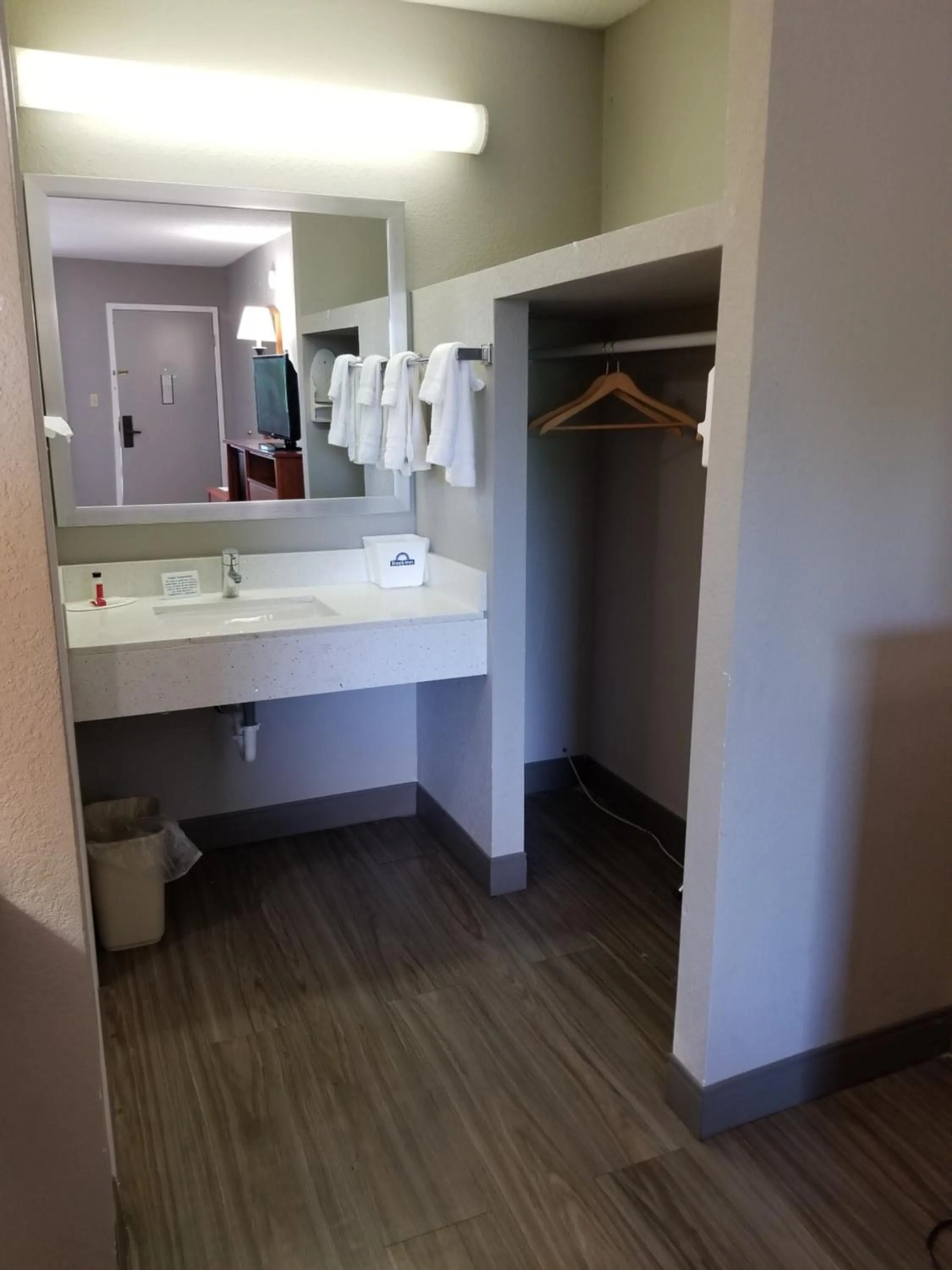 Deluxe King Room - Non-Smoking in Days Inn by Wyndham Wilson