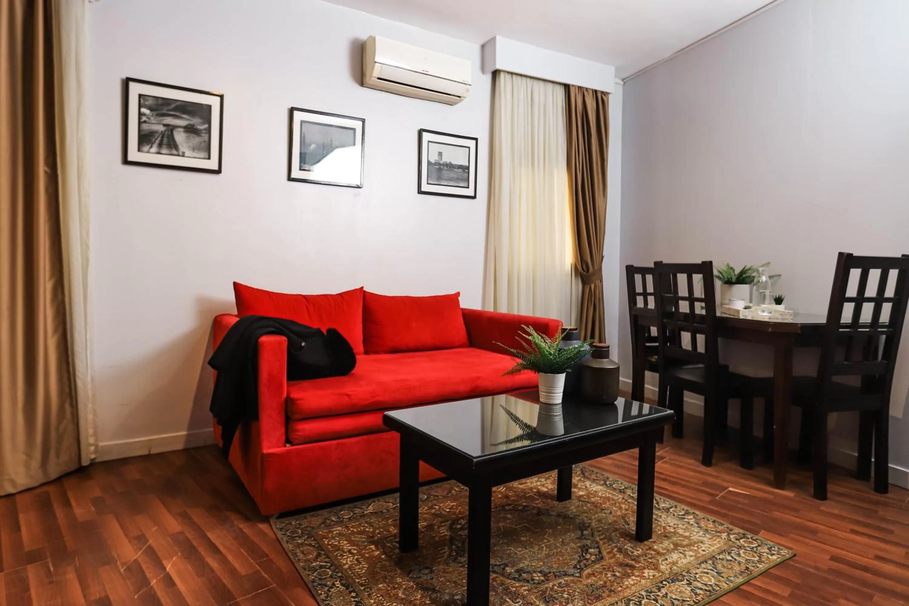 Family One-Bedroom Suite with kitchenette in NewCity Hotel & Suites