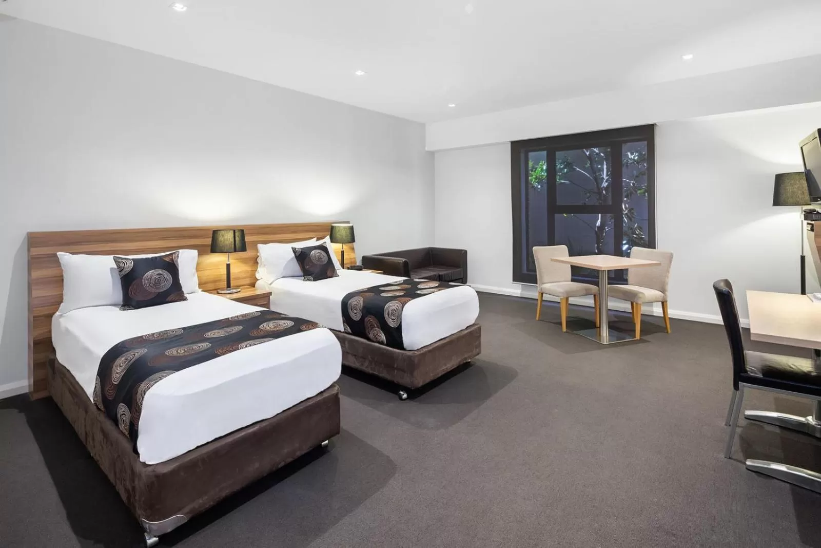 Accessible Twin Room in Ballarat Suites