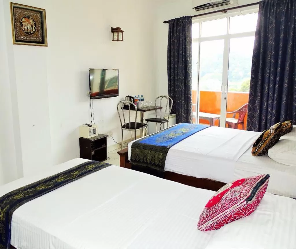 Deluxe Double or Twin Room in Kandy Supreme Hotel