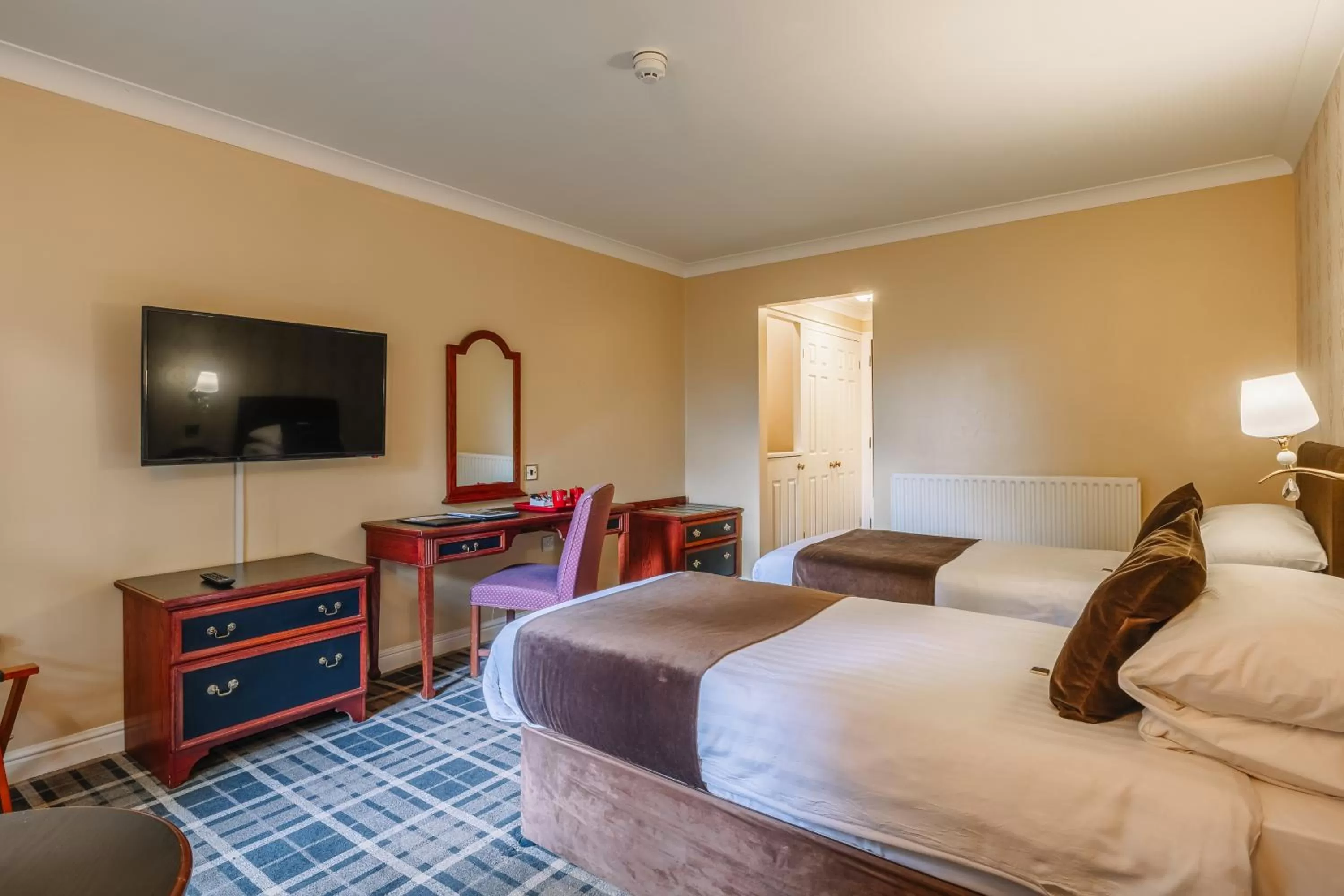 Standard Twin Room in Muthu Belstead Brook Hotel